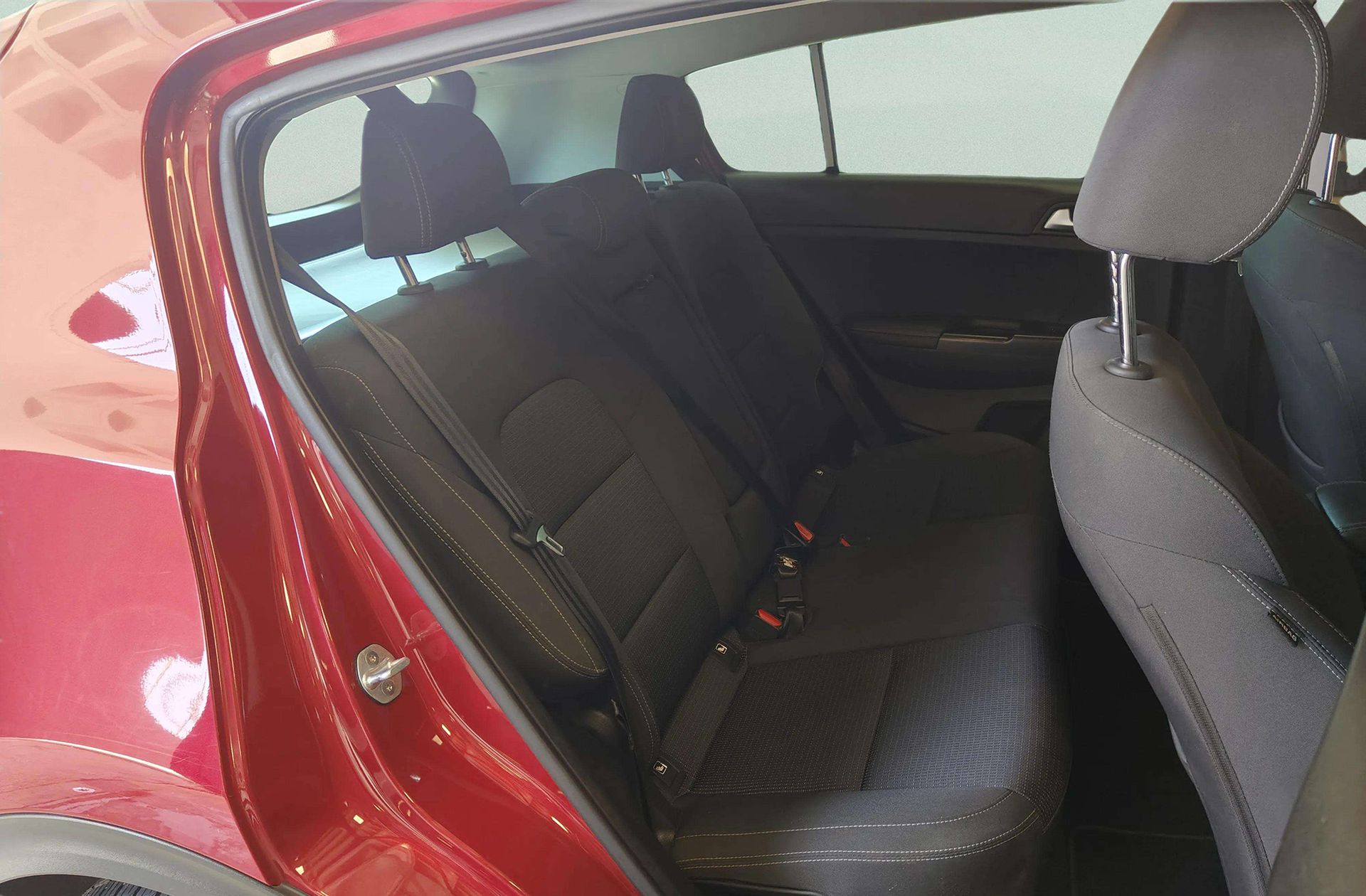 Kia Sportage 1.6 GDi x-Tech18 4x2 - foto 18
