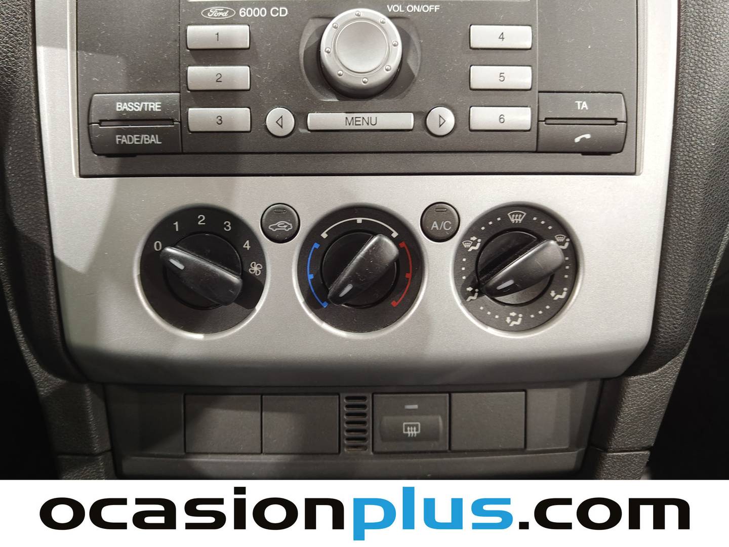 Extras y acabados del Ford Focus Ford Focus 1.6 Trend (100 CV)