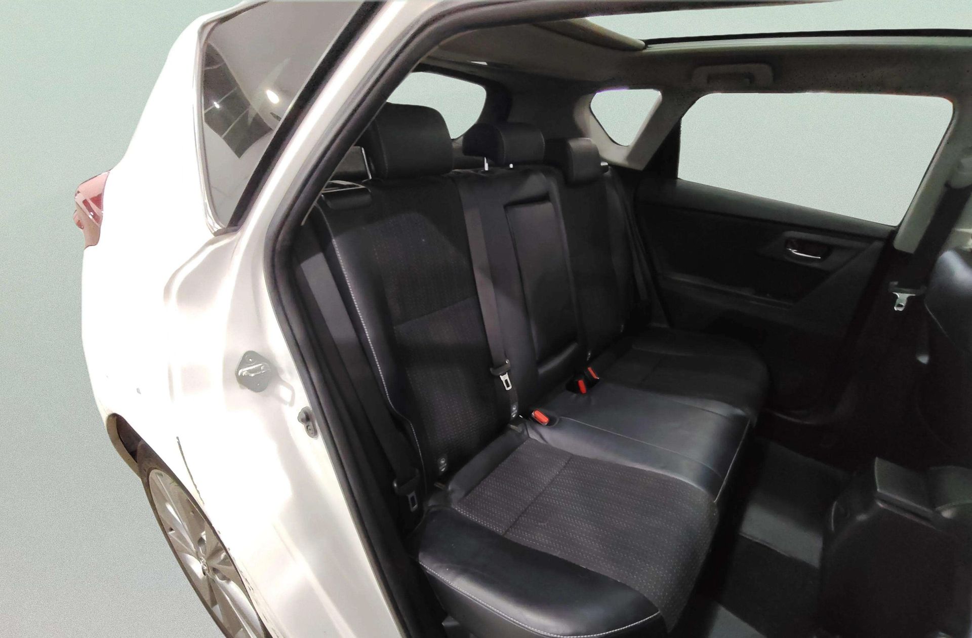 Toyota Auris Hybrid Advance - foto 17