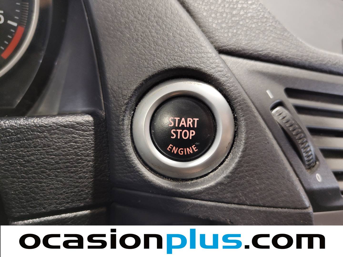 Equipamiento del BMW X1 BMW X1 sDrive18d (143 CV)