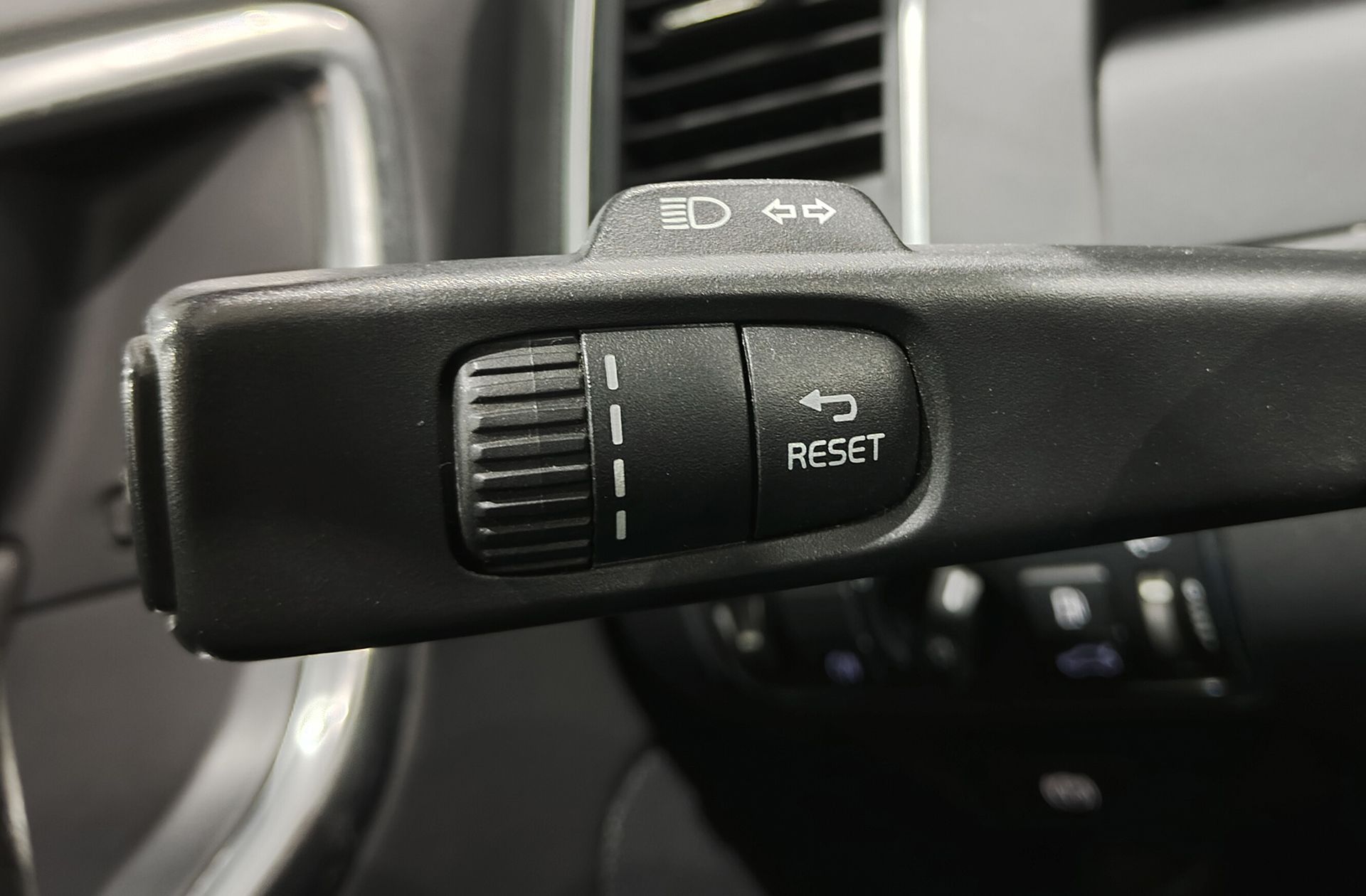 Volvo XC60 D3 Kinetic - foto 21