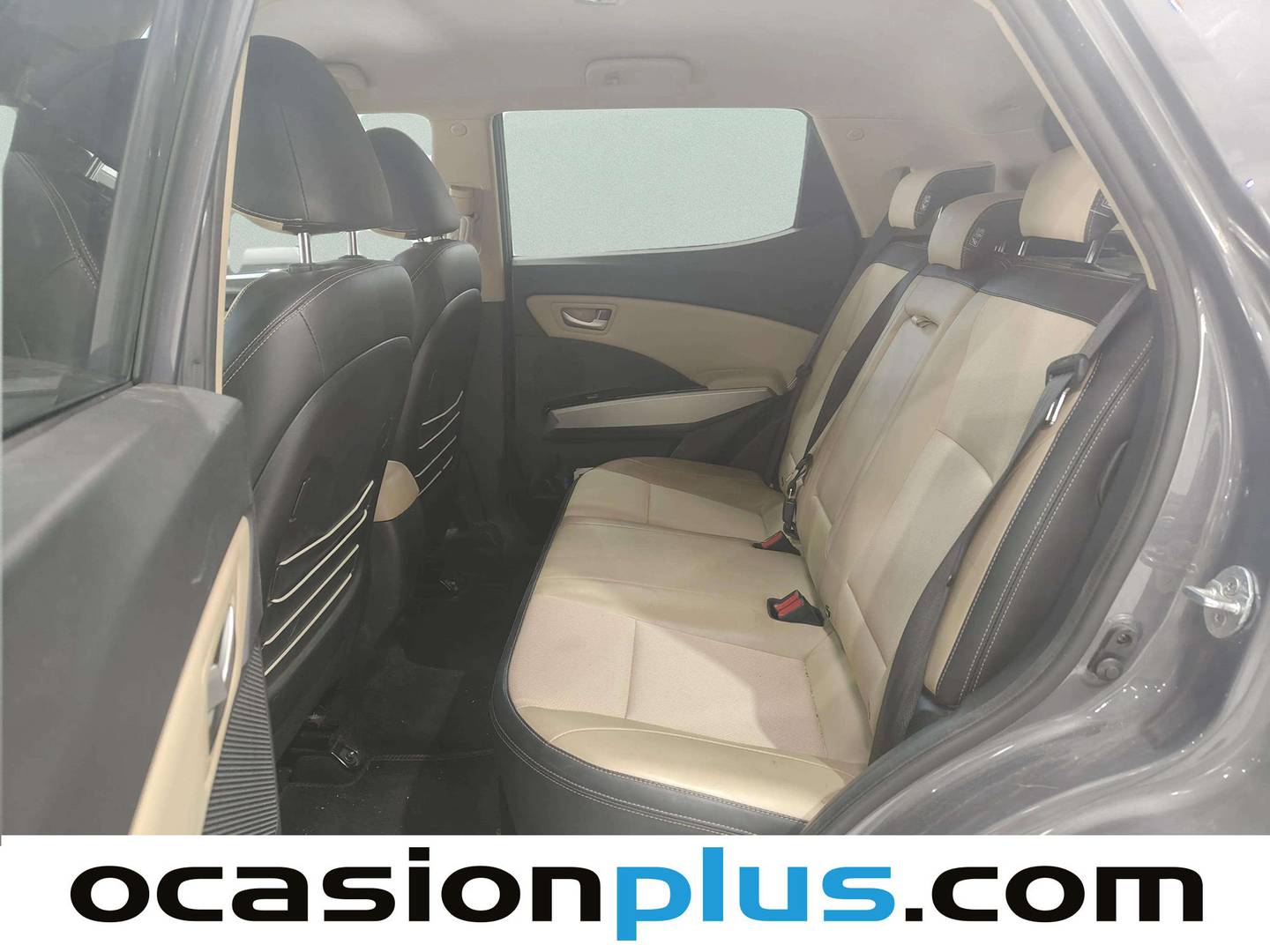 Foto asientos traseros SsangYong Tivoli SsangYong Tivoli G16 GLP Premium 4x2 (128 CV)