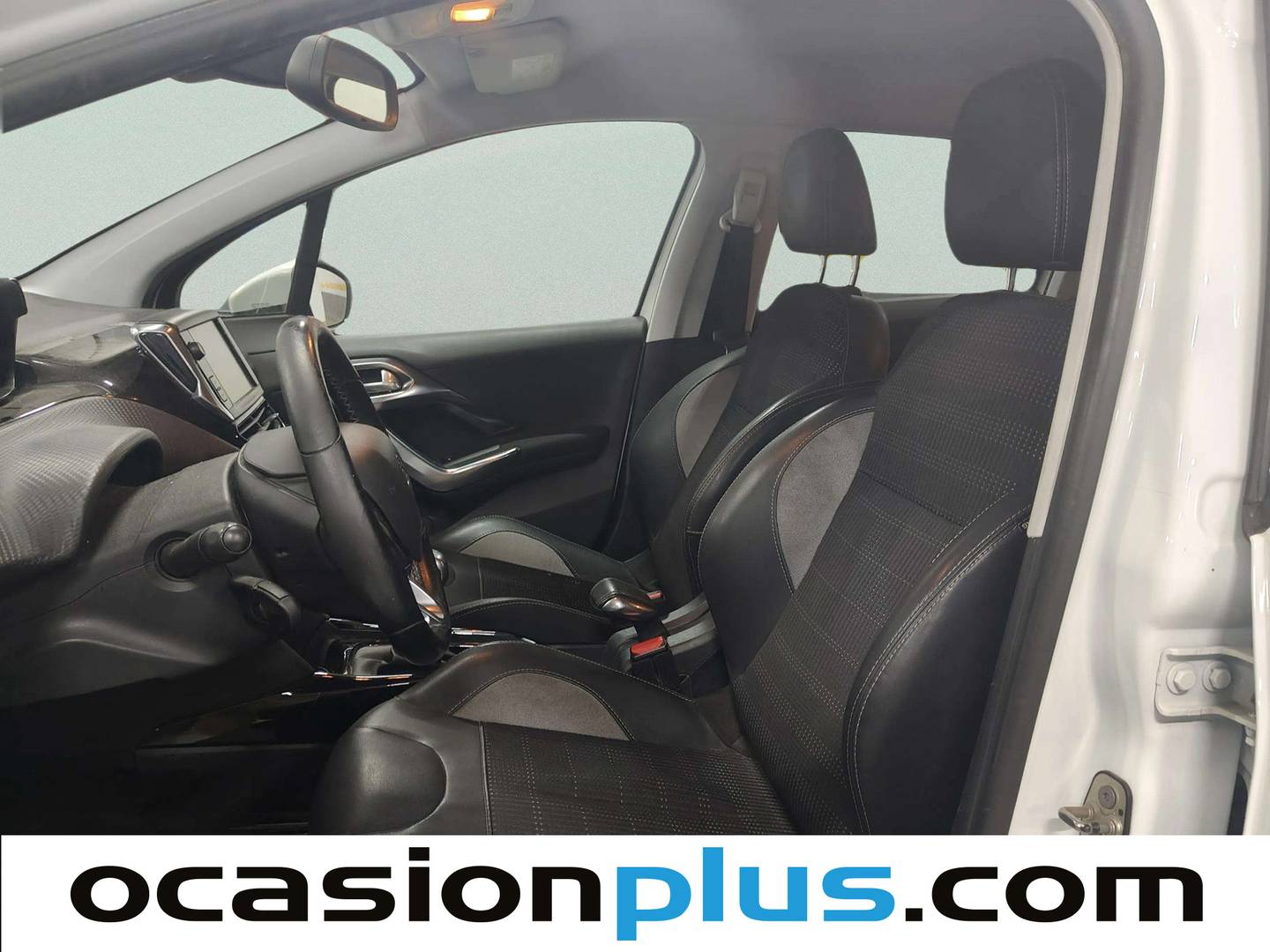 Foto asientos delanteros Peugeot 2008 Peugeot 2008 BlueHDi 120 S&S Allure (120 CV)