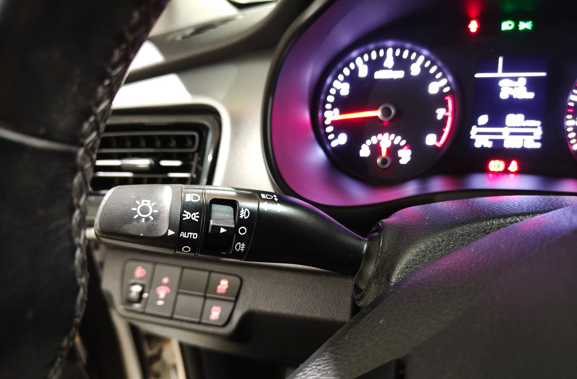 Kia Stonic 1.0 T-GDi Drive - foto 21