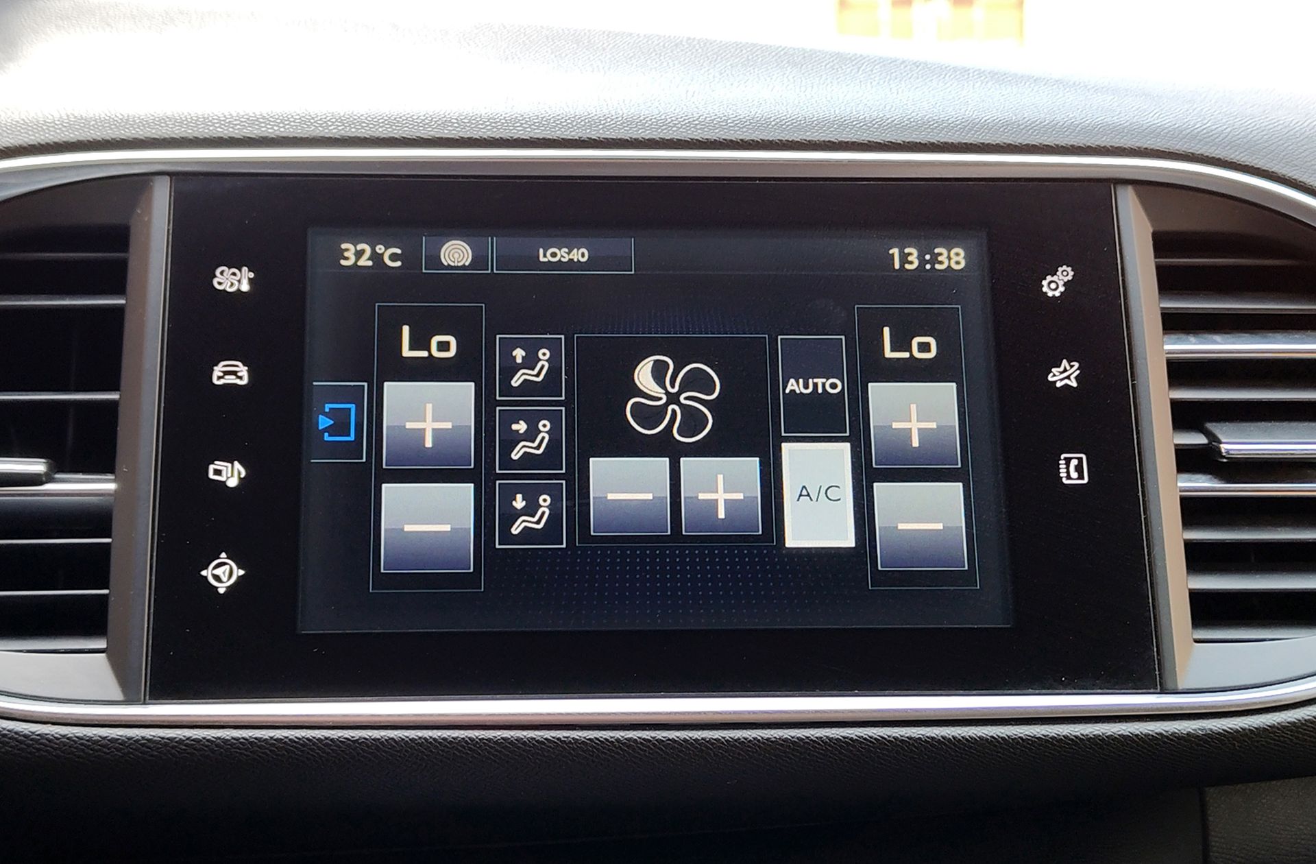 Peugeot 308 SW 1.2 PureTech GT Line EAT6 - foto 30