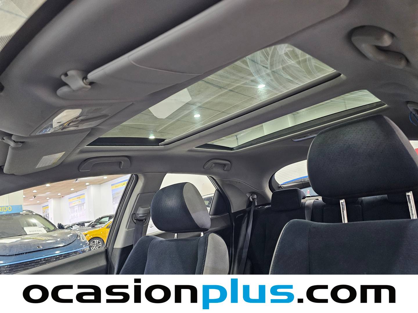 Extras y acabados del Honda Civic Honda Civic 1.8 I-VTEC Executive Textil i-SHIFT (140 CV)