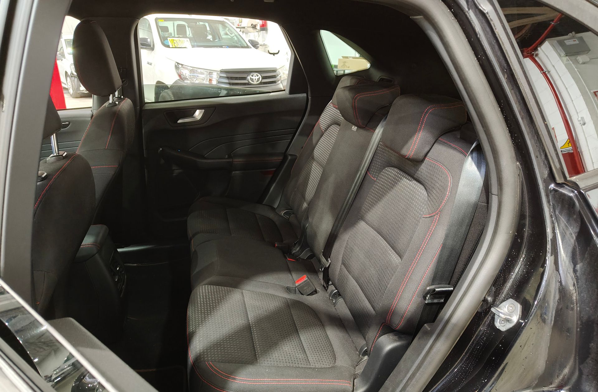 Ford Kuga 2.5 Duratec PHEV ST-Line - foto 13