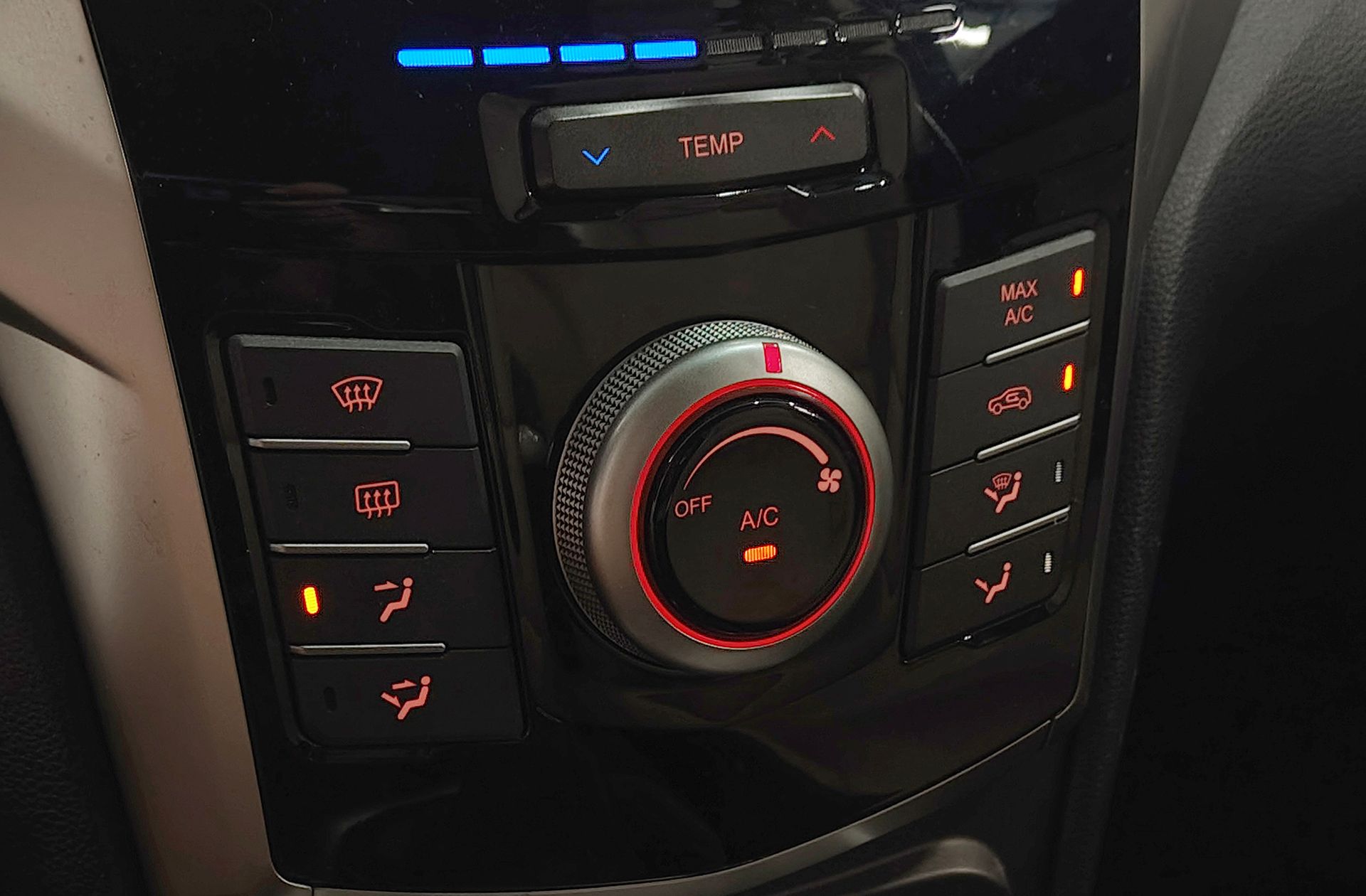SsangYong Tivoli G16 GLP Premium 4x2 - foto 29
