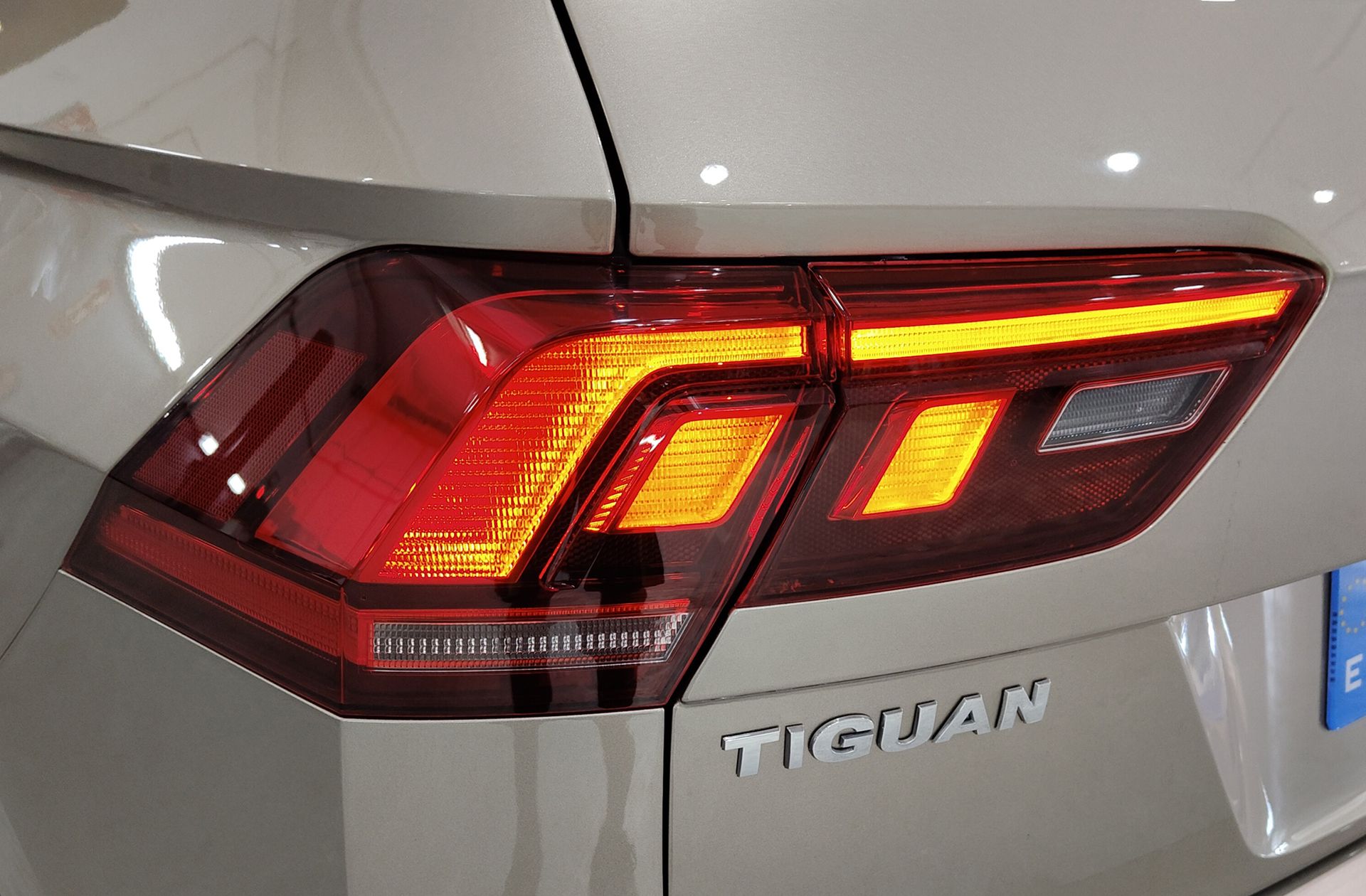Volkswagen Tiguan Advance 2.0 TDI DSG - foto 16