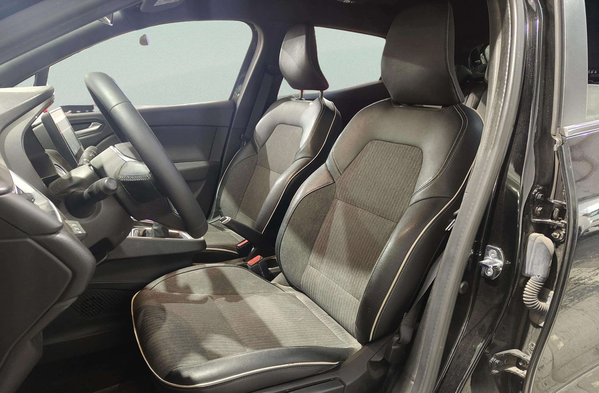 Renault Clio Zen TCe - foto 9