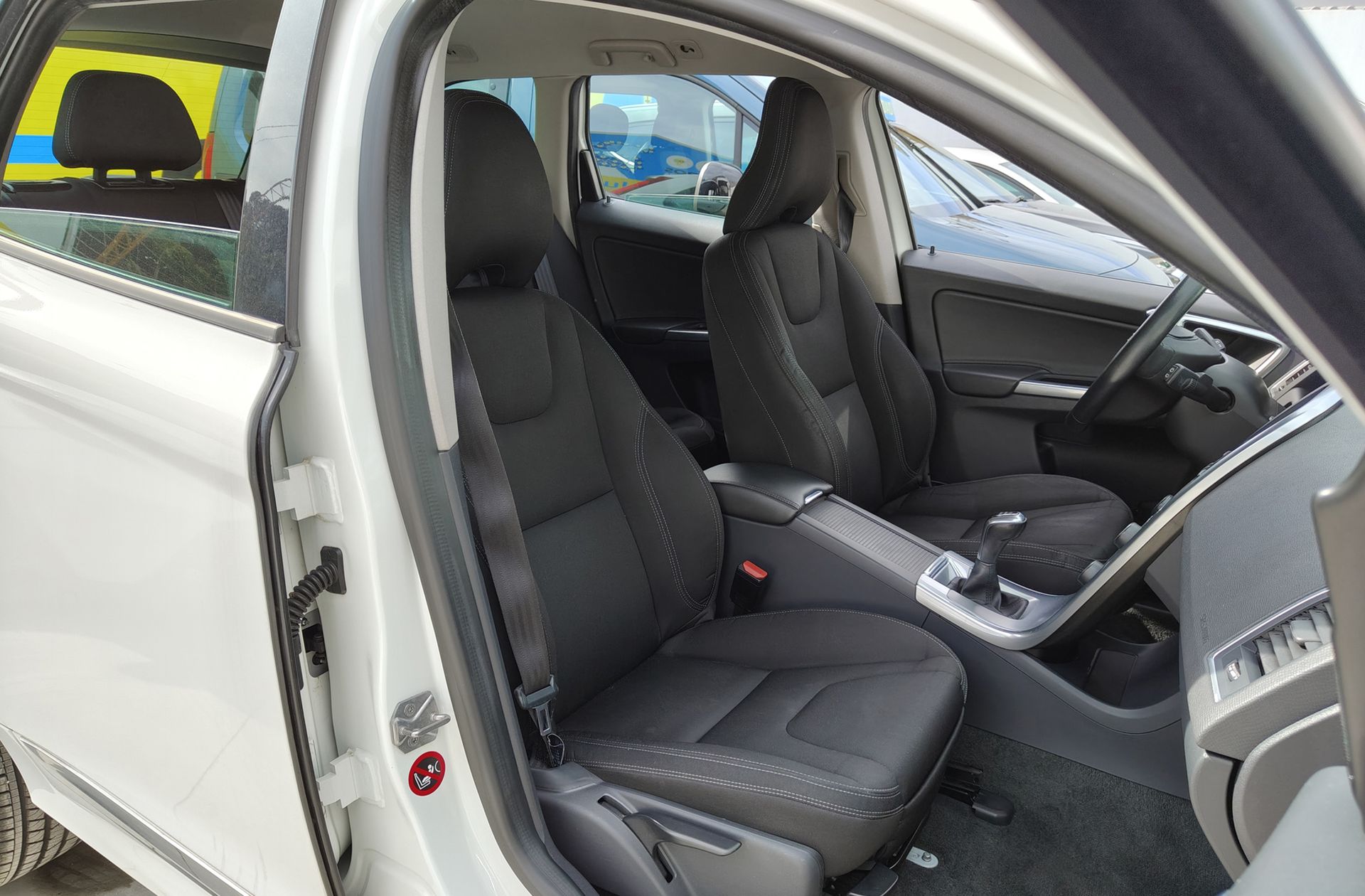 Volvo XC60 D3 Kinetic - foto 16