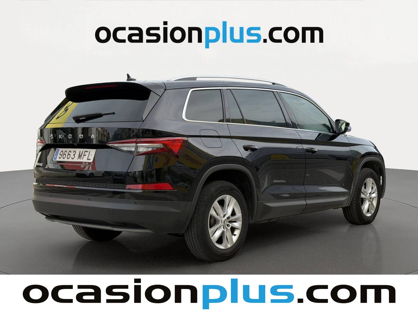 Foto trasera Skoda Kodiaq Skoda Kodiaq 1.5 TSI Ambition 4x2 DSG  (150 CV) 7 Plazas derecha