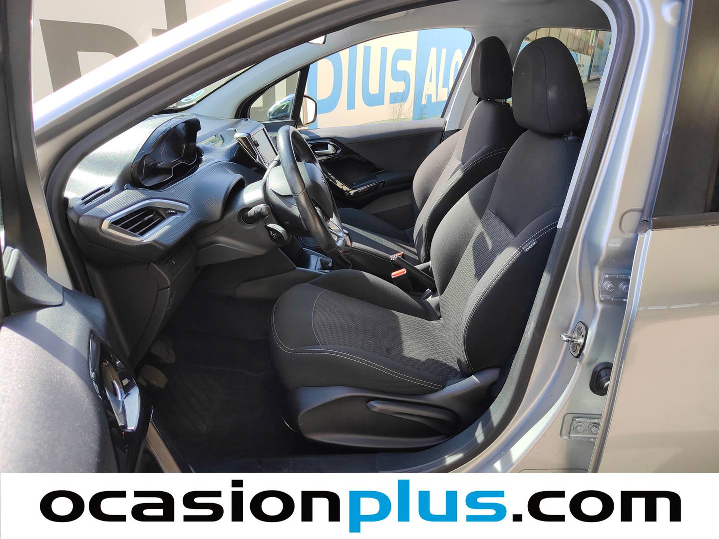 Foto asientos delanteros Peugeot 208 Peugeot 208 Style BlueHDi (75 CV)