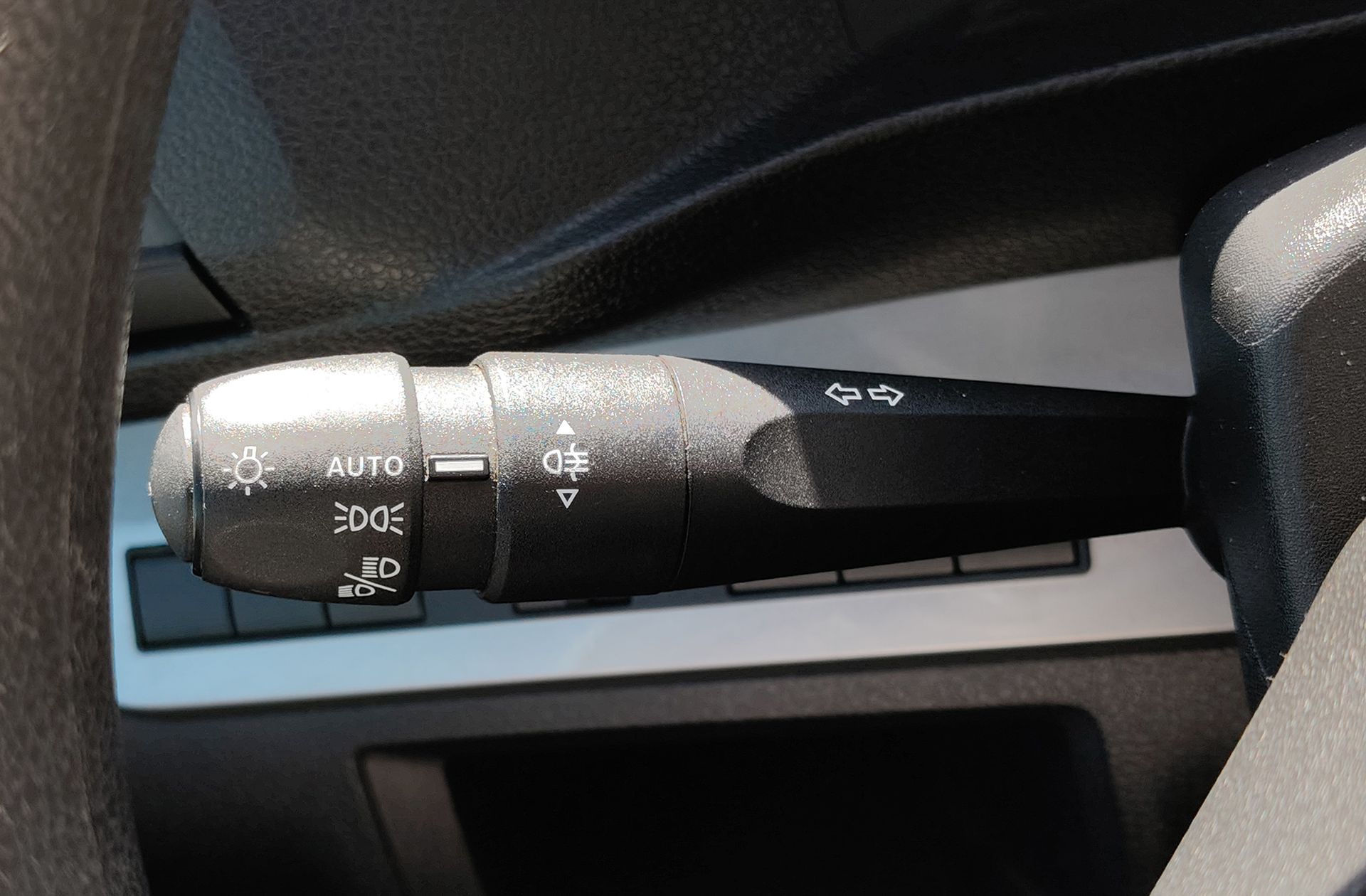 Opel Vivaro Furgon BlueHDi 120 - foto 22
