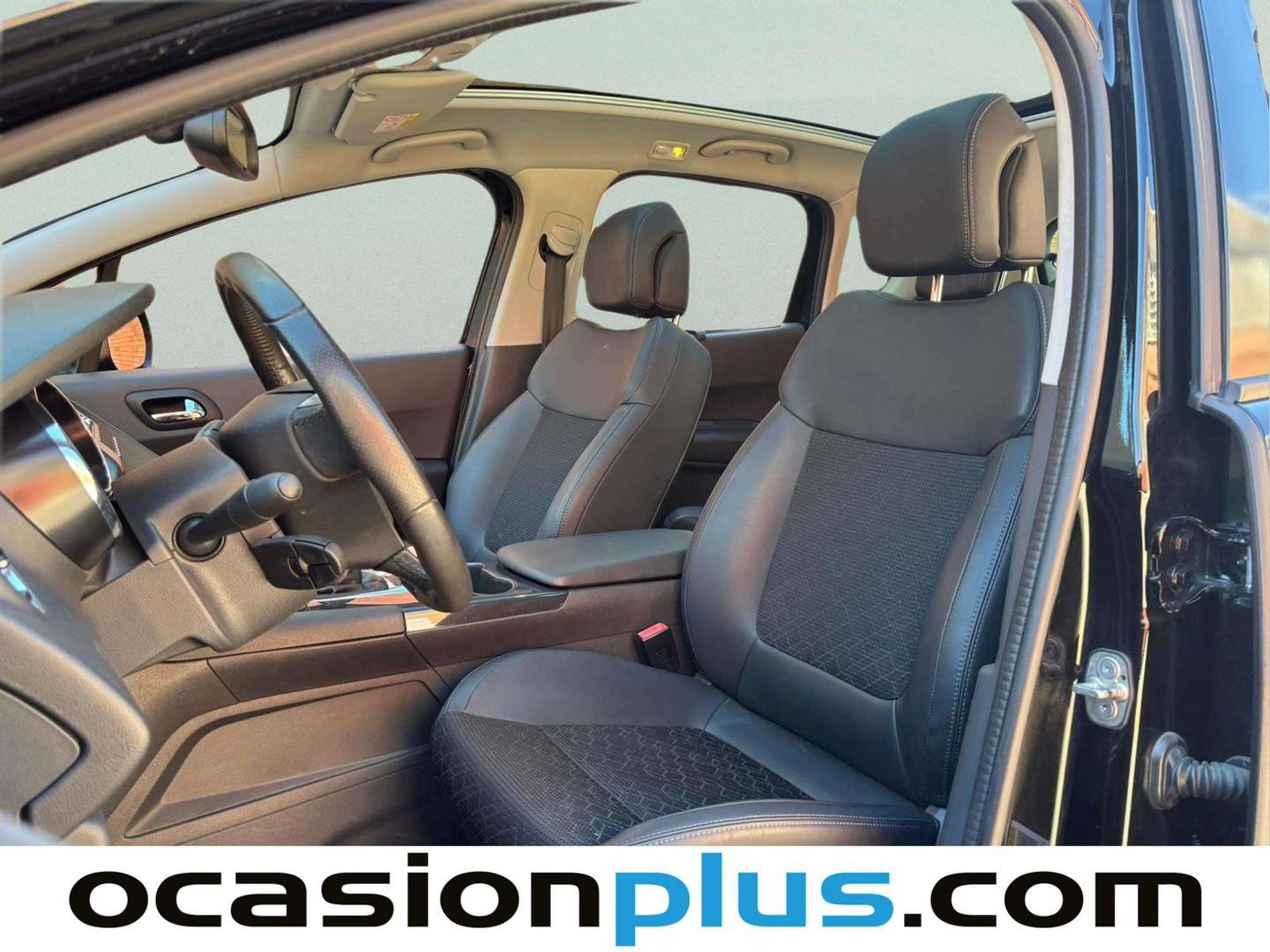 Foto asientos delanteros Peugeot 3008 Peugeot 3008 1.2 PureTech S&S Allure (130 CV)