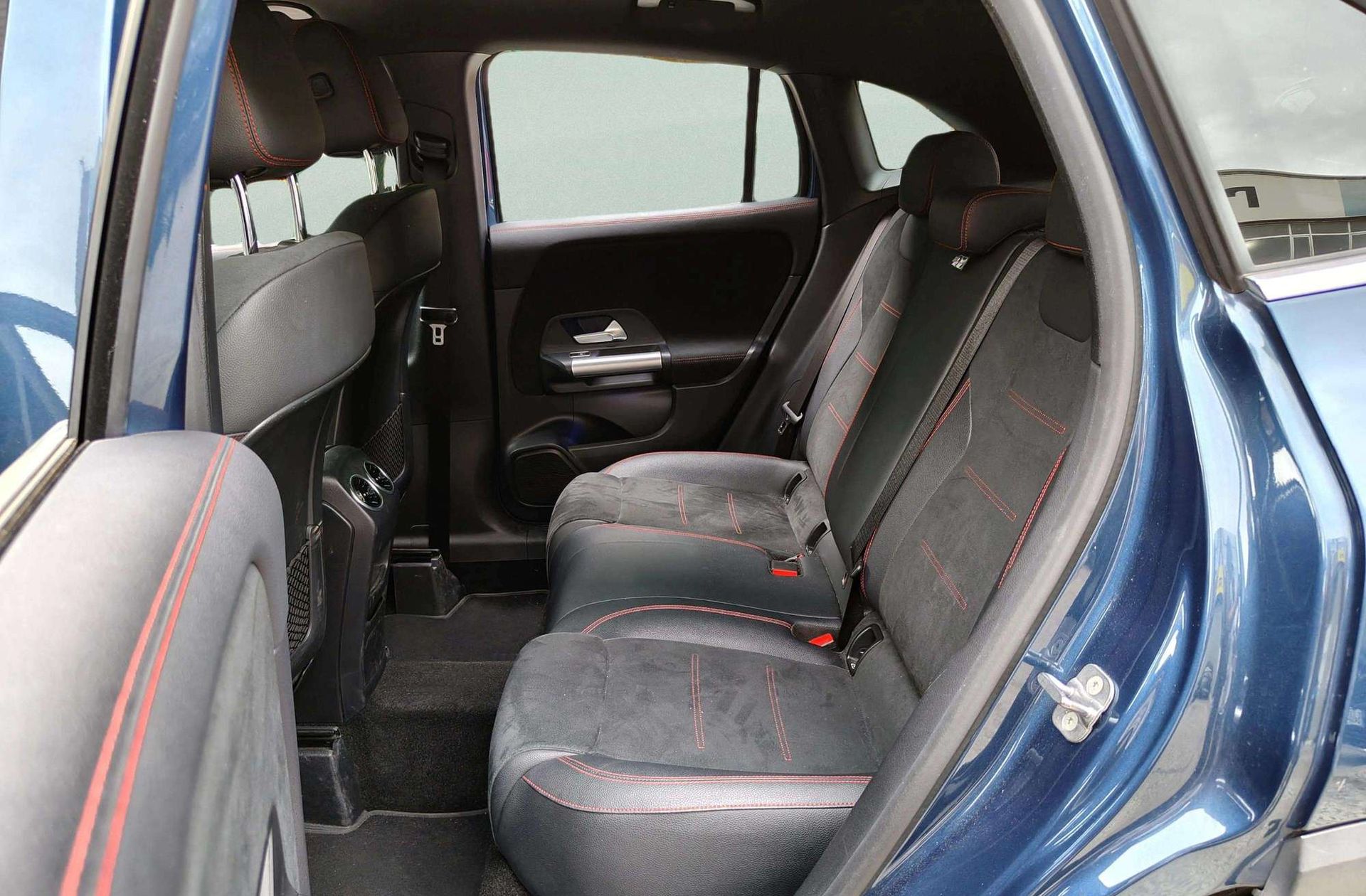 Mercedes-Benz GLA 250 e Pack AMG - foto 11