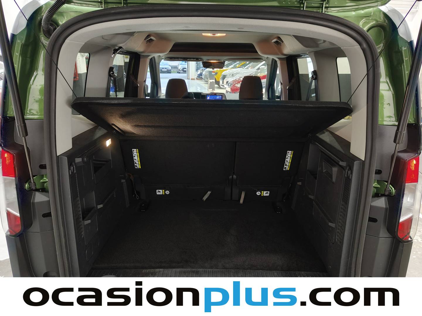 Fotos maletero Ford Tourneo Courier Ford Tourneo Courier 1.0 Ecoboost Active Auto (125 CV)