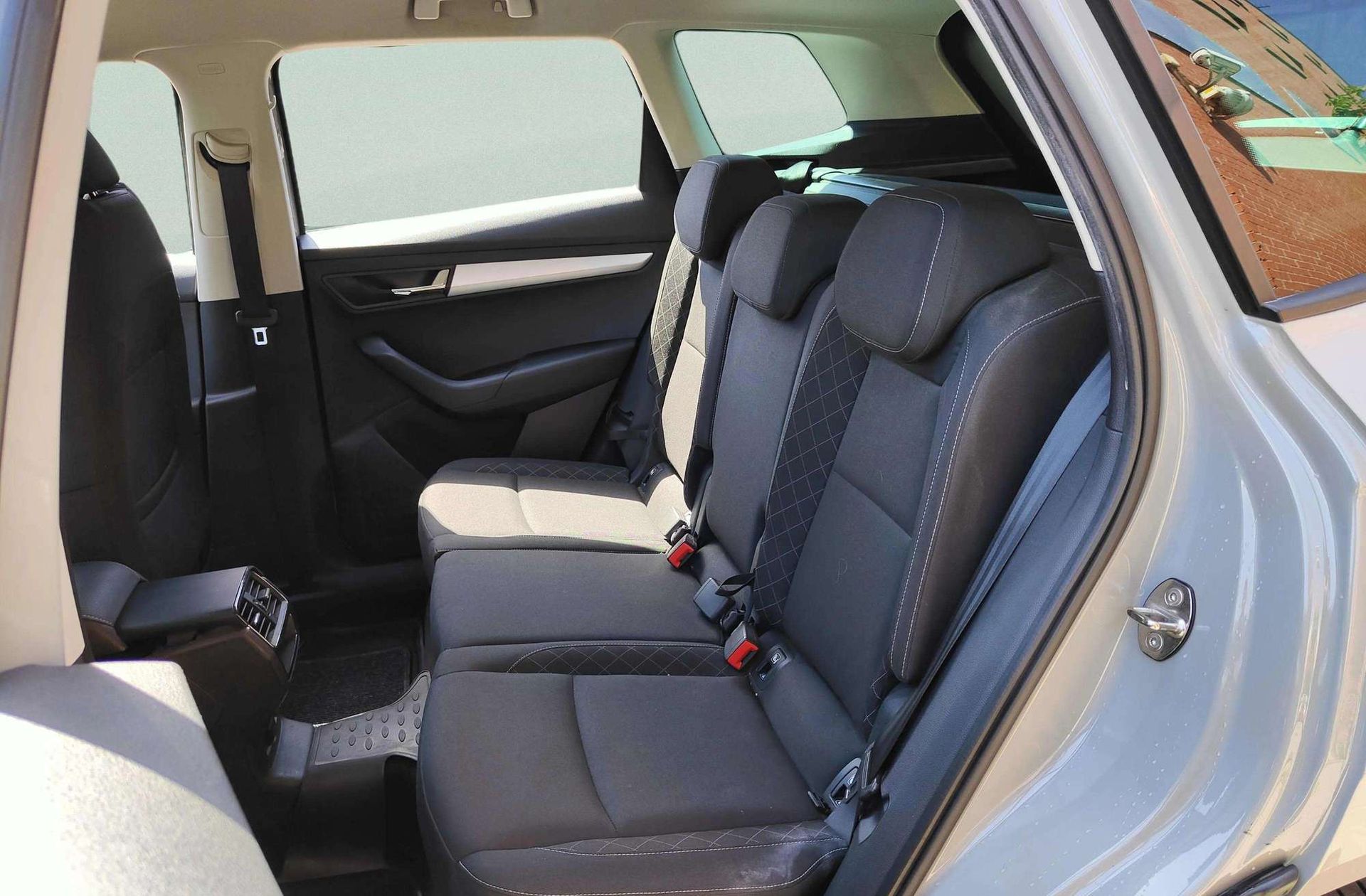Škoda Karoq 1.6 TDI Ambition - foto 11