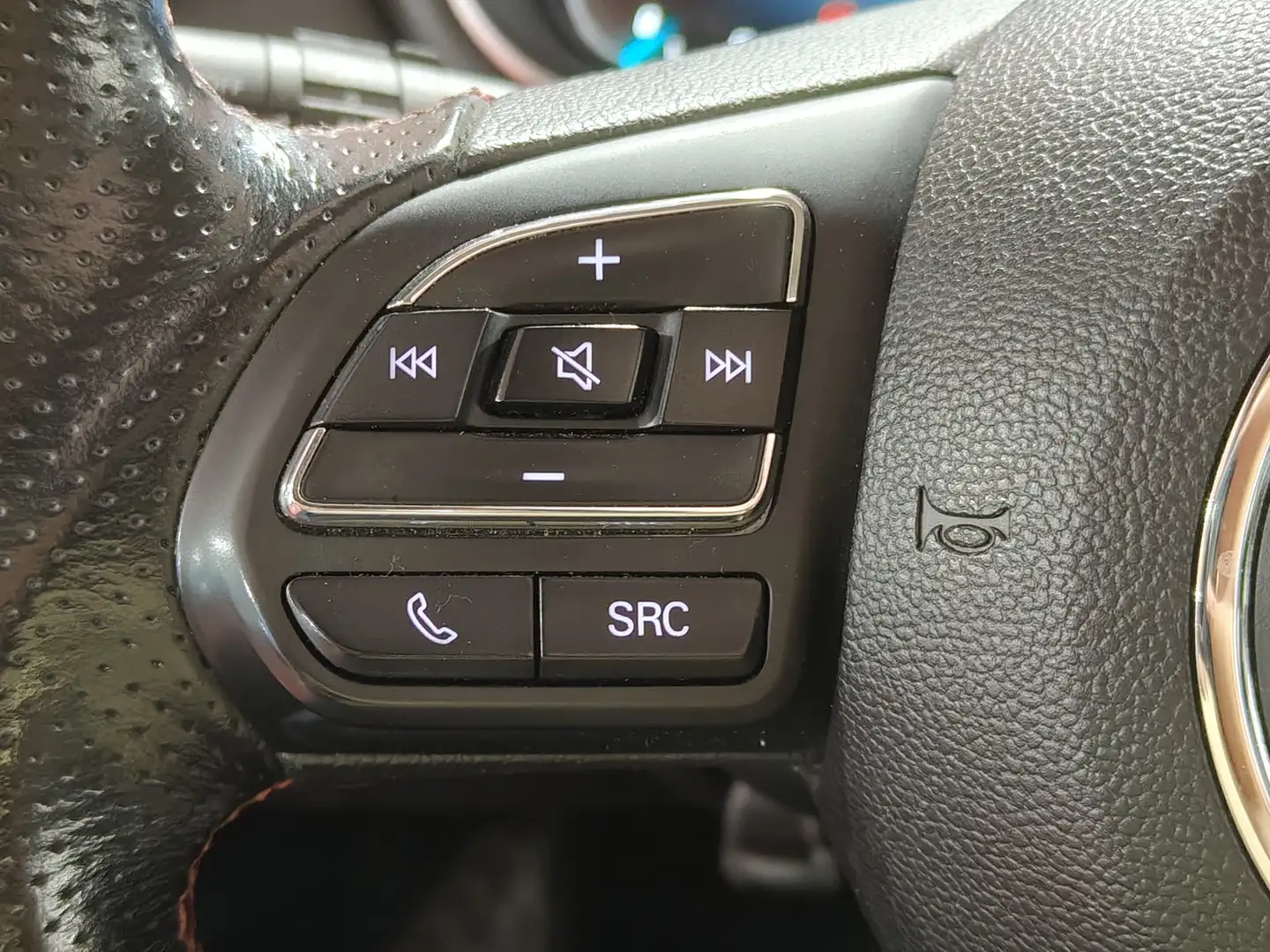 Foto MG HS MG HS 1.5 Turbo GDI Luxury DCT (162 CV)