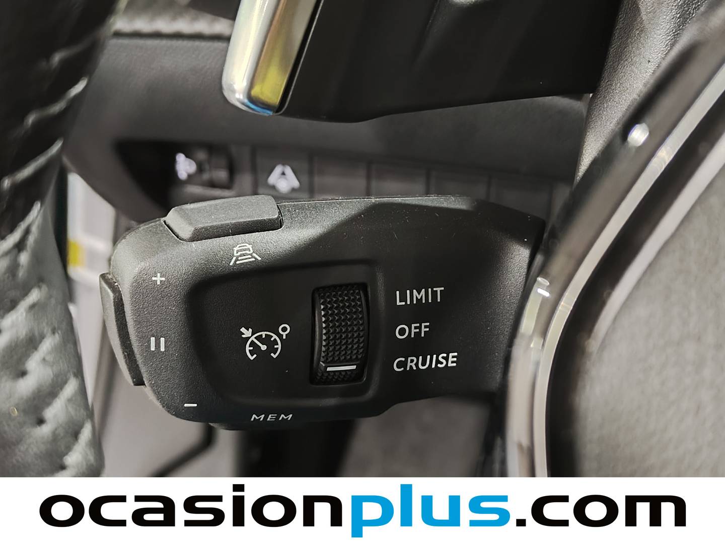 Peugeot 2008 Peugeot 2008 Allure Hybrid eDCS6 (145 CV) seminuevo
