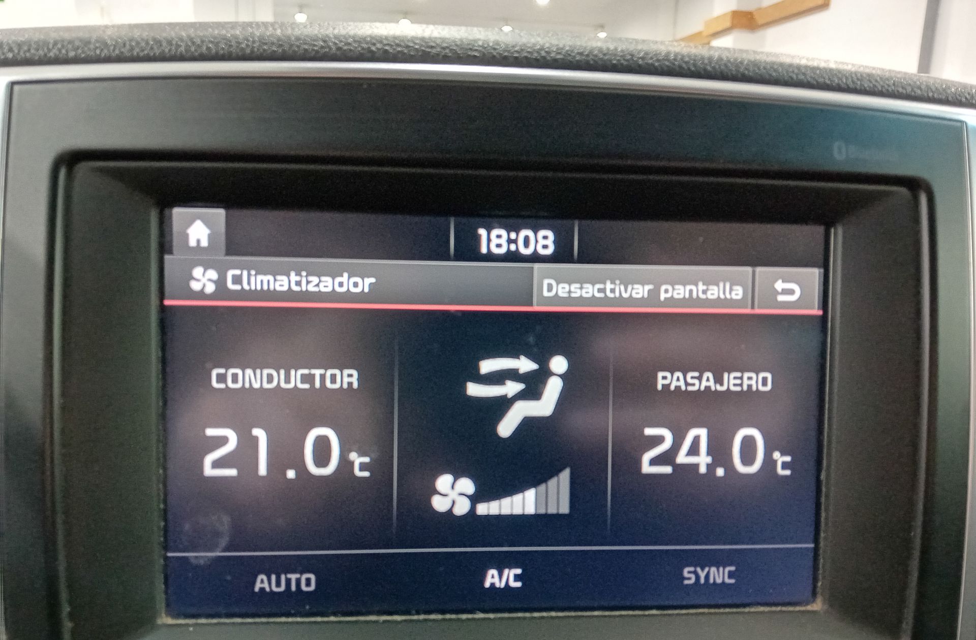 Kia Sportage 1.7 CRDi VGT Eco-Dynamics x-Tech17 4x2 - foto 27
