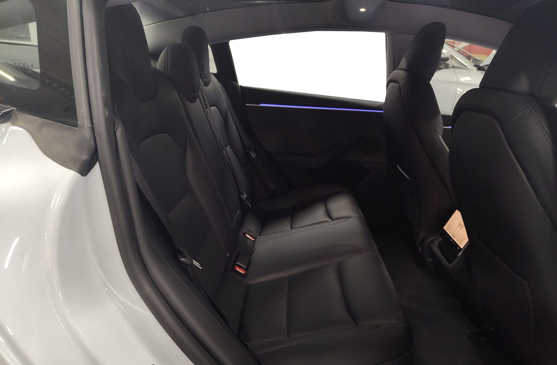 Tesla Model 3 RWD - foto 19