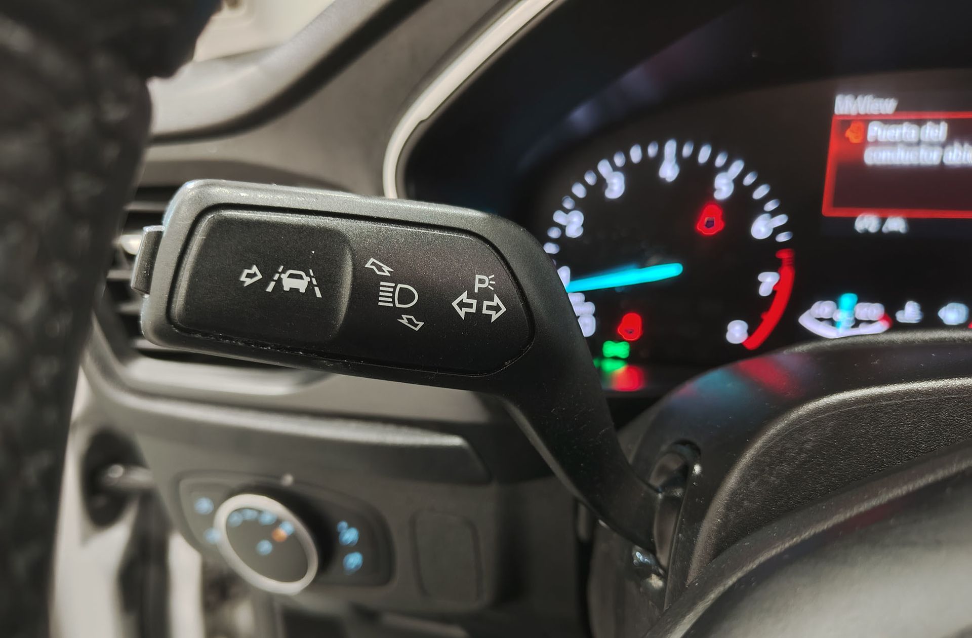 Ford Focus 1.0 EcoBoost Active - foto 24