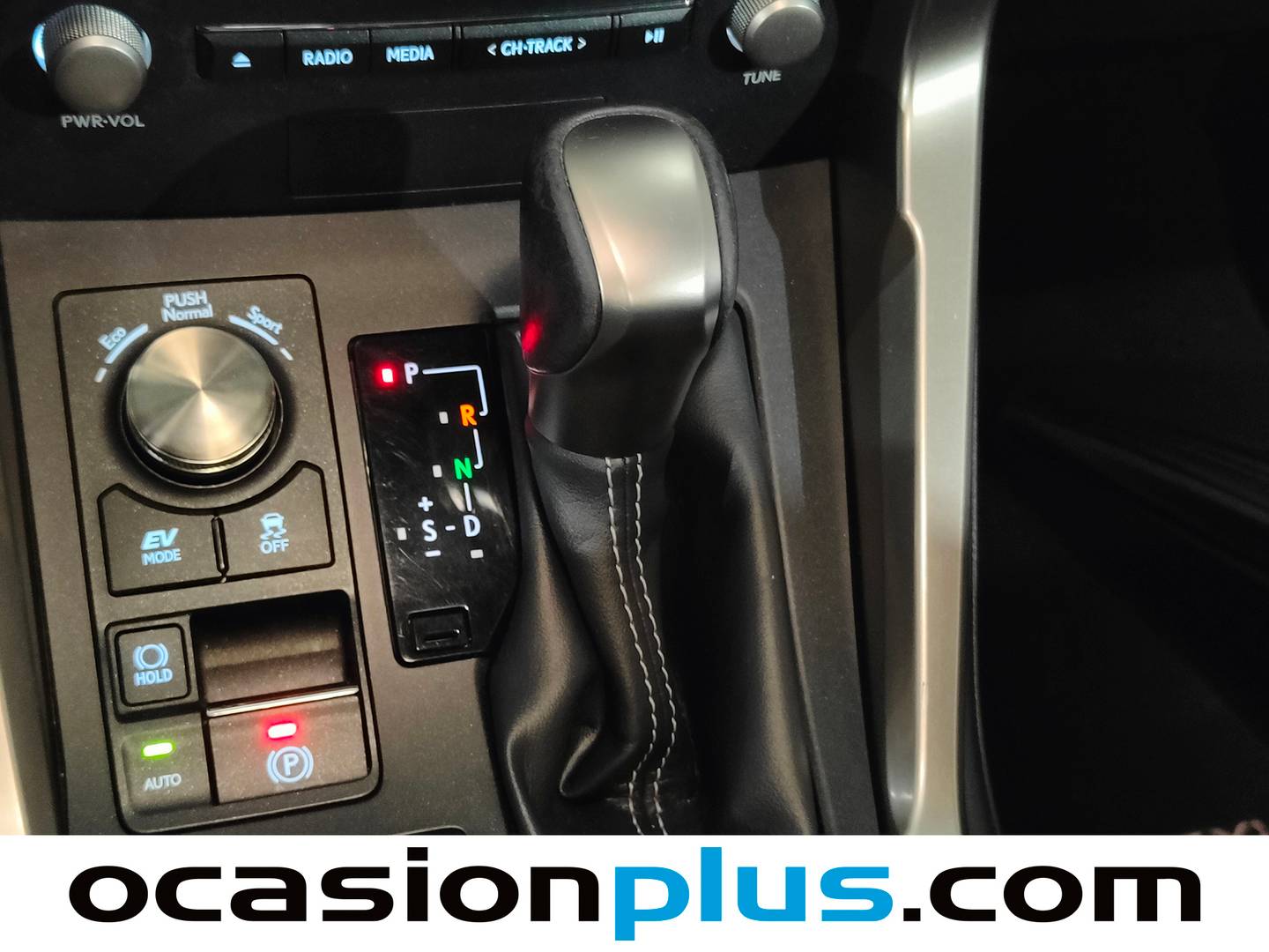 Lexus NX Lexus NX 300h Business Navigation 2WD (197 CV) de segunda mano