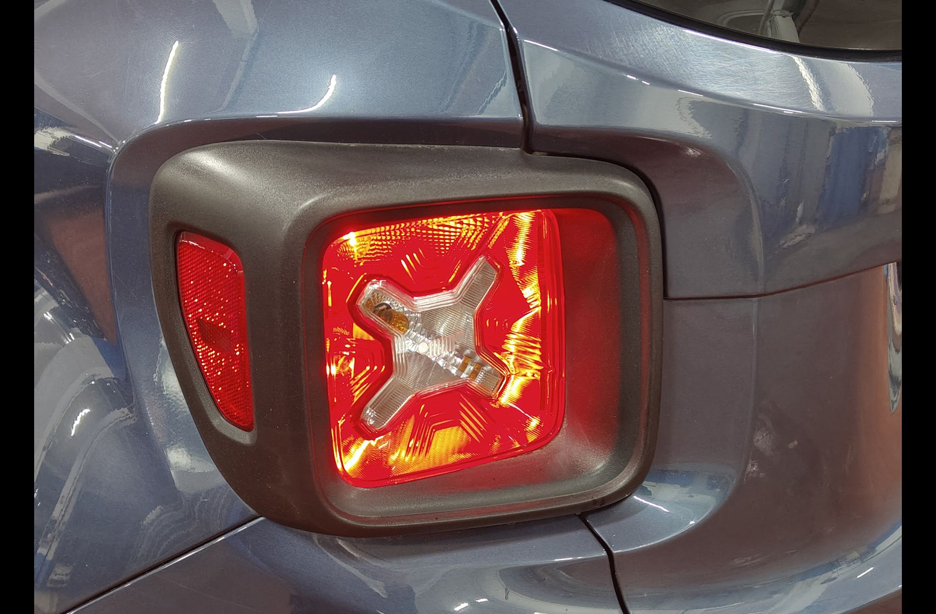 Jeep Renegade eHybrid 1.5 Limited ATX - foto 13