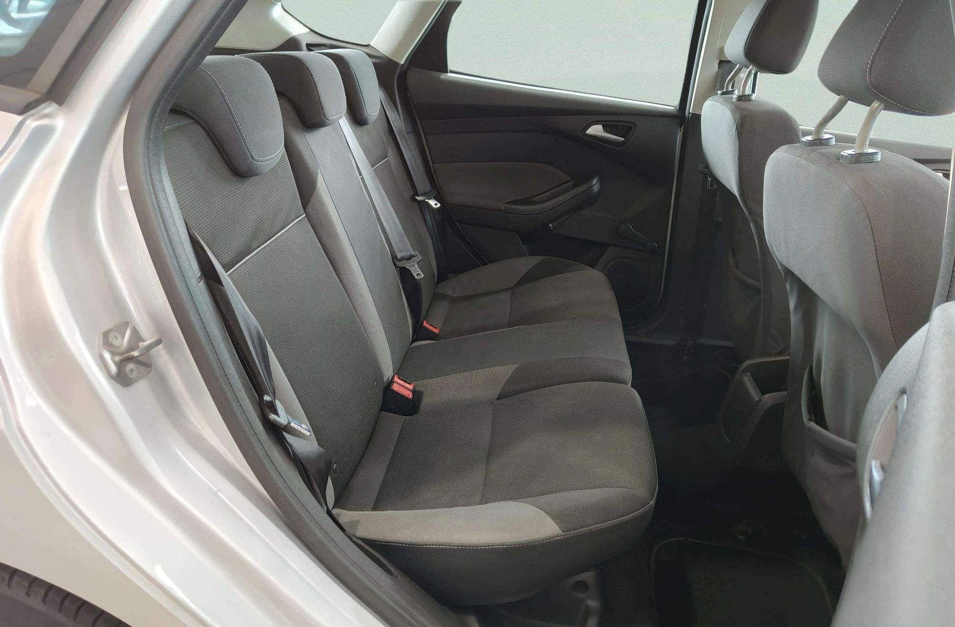 Ford Focus 1.6 TDCi Trend - foto 14