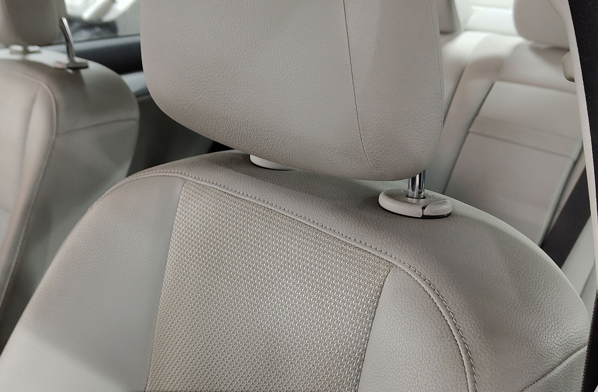 Mercedes-Benz Clase C 200 CDI Blue Efficiency Avantgarde - foto 6