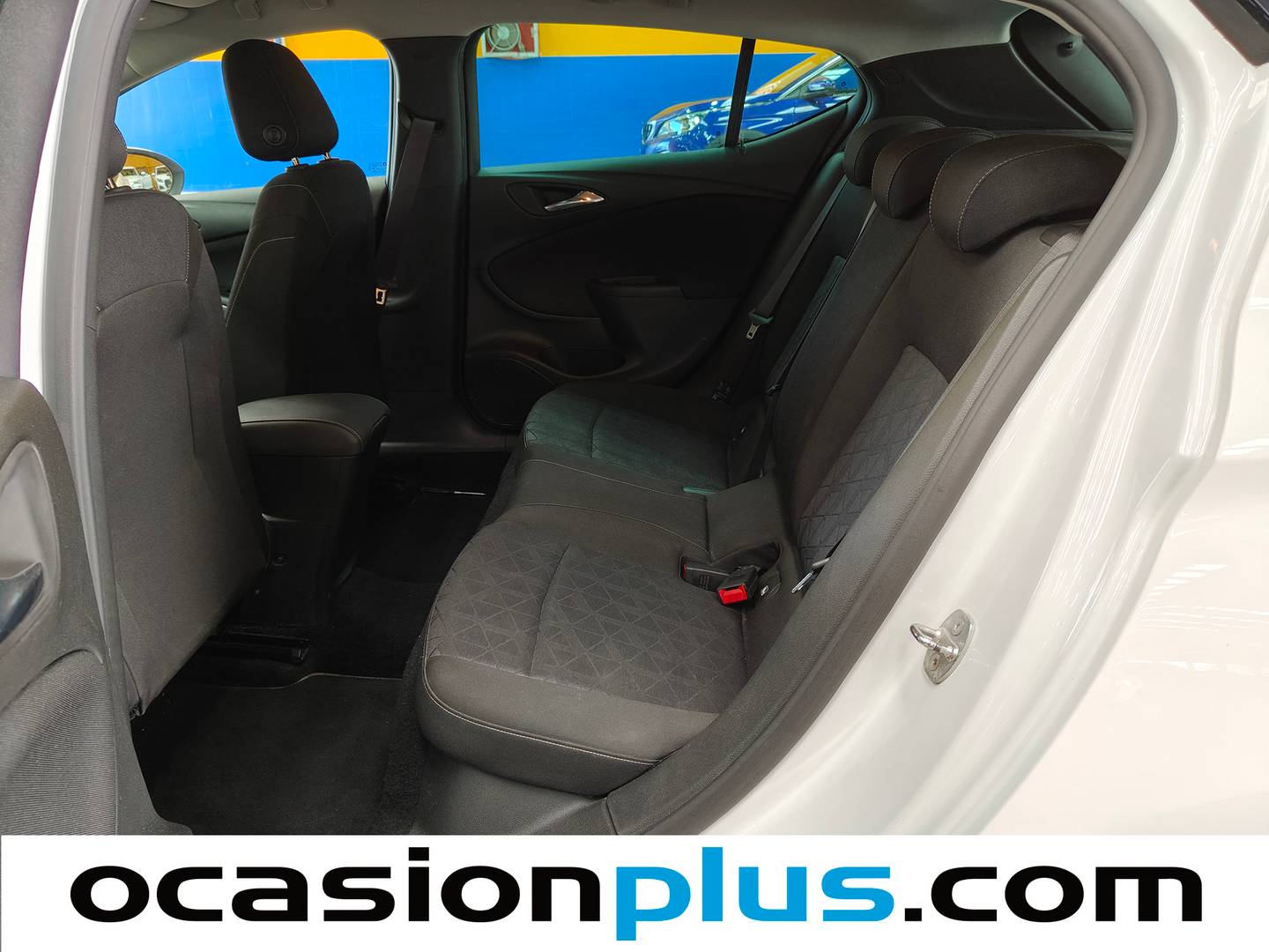 Foto asientos traseros Opel Astra Opel Astra 1.6 CDTI 120 Aniversario (110 CV)