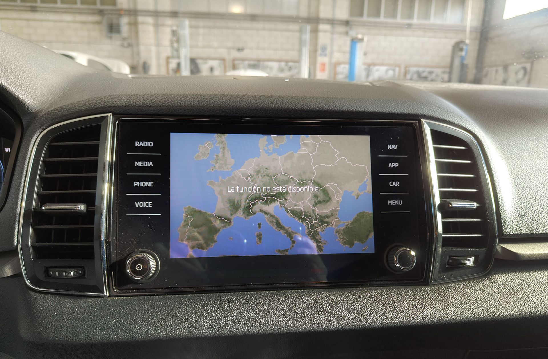 Škoda Karoq 2.0 TDI Ambition 4x4 DSG - foto 8