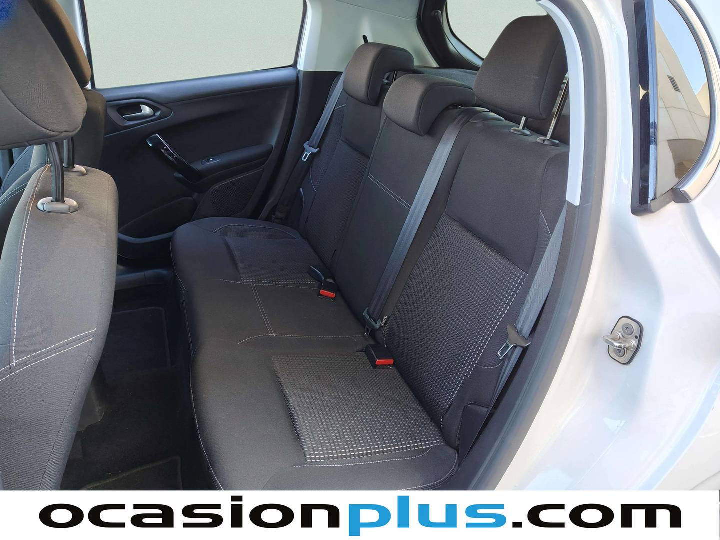 Foto asientos traseros Peugeot 208 Peugeot 208 1.2 PureTech Allure (82 CV)