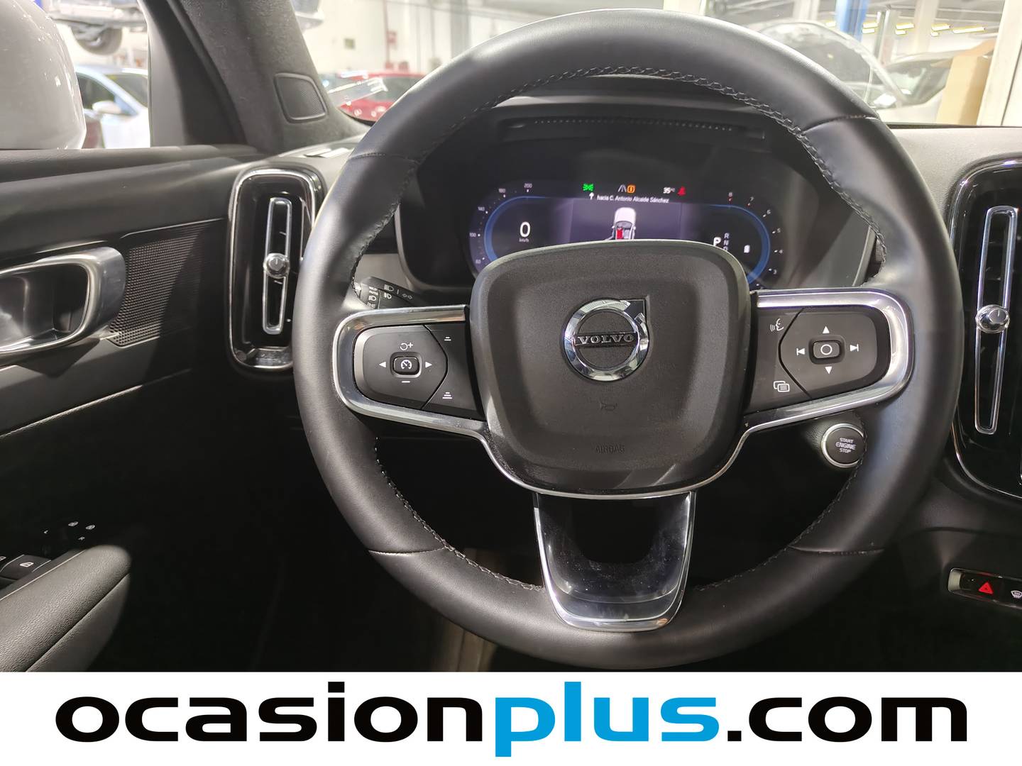 Foto Volvo XC40 Volvo XC40 B3 G Momentum Pro Auto (163 CV)