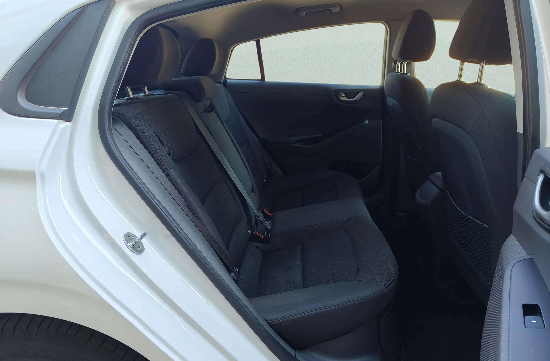 Hyundai Ioniq 1.6 GDI HEV Klass DCT - foto 17