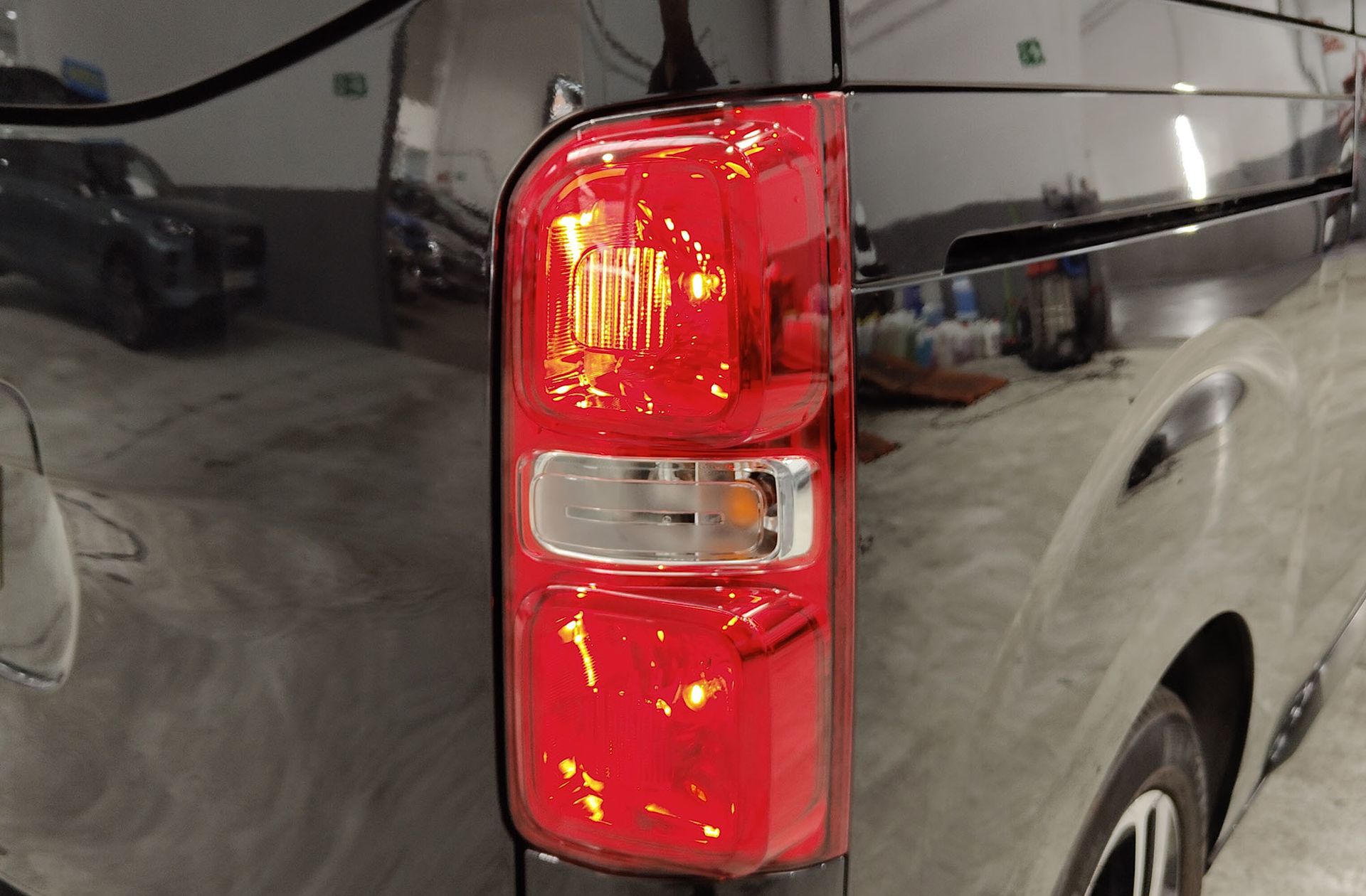 Peugeot Traveller BlueHDi 180 Business VIP Standard EAT8 - foto 19