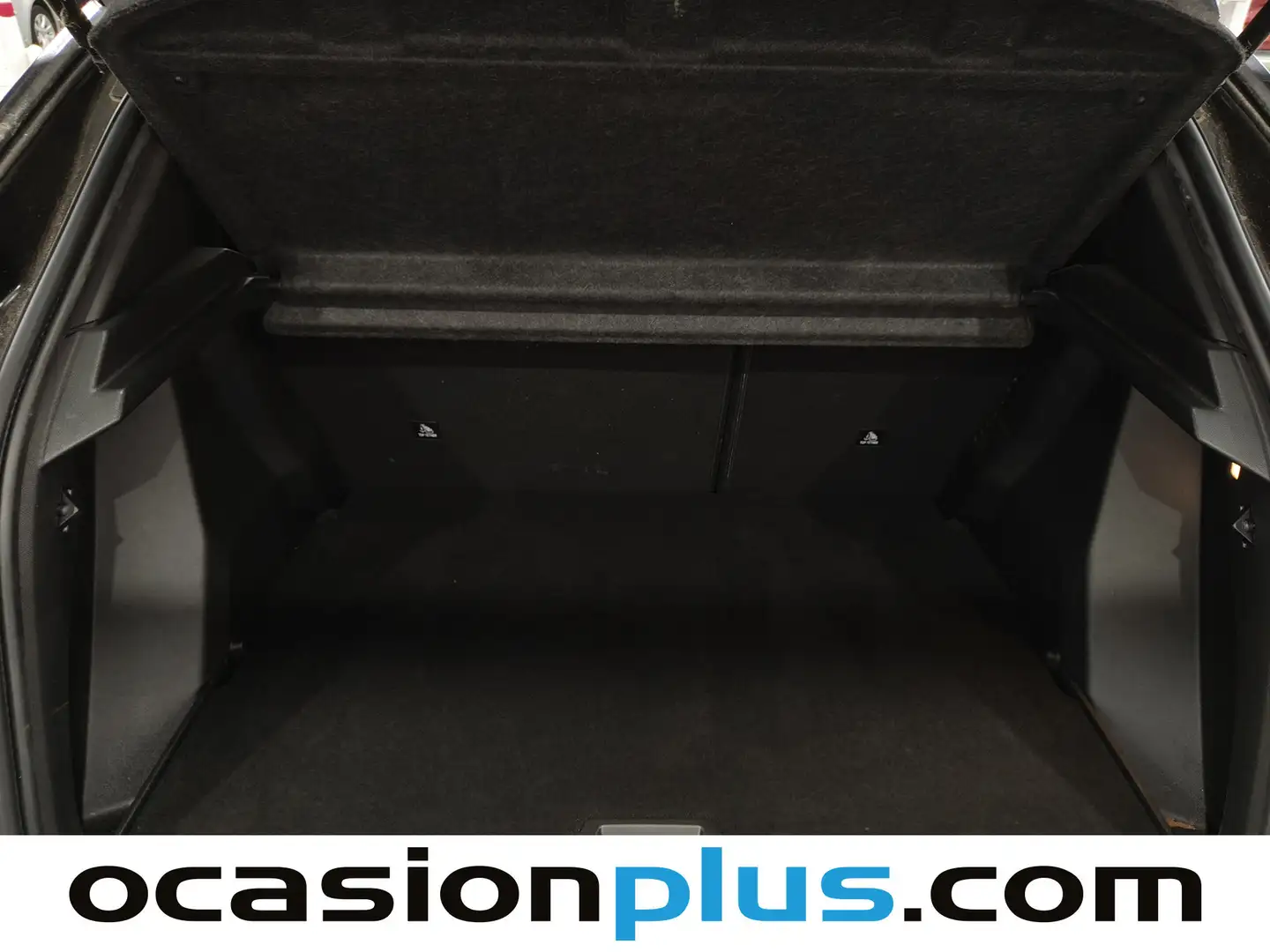 Foto Peugeot 2008 Peugeot 2008 PureTech 130 S&S GT (130 CV)