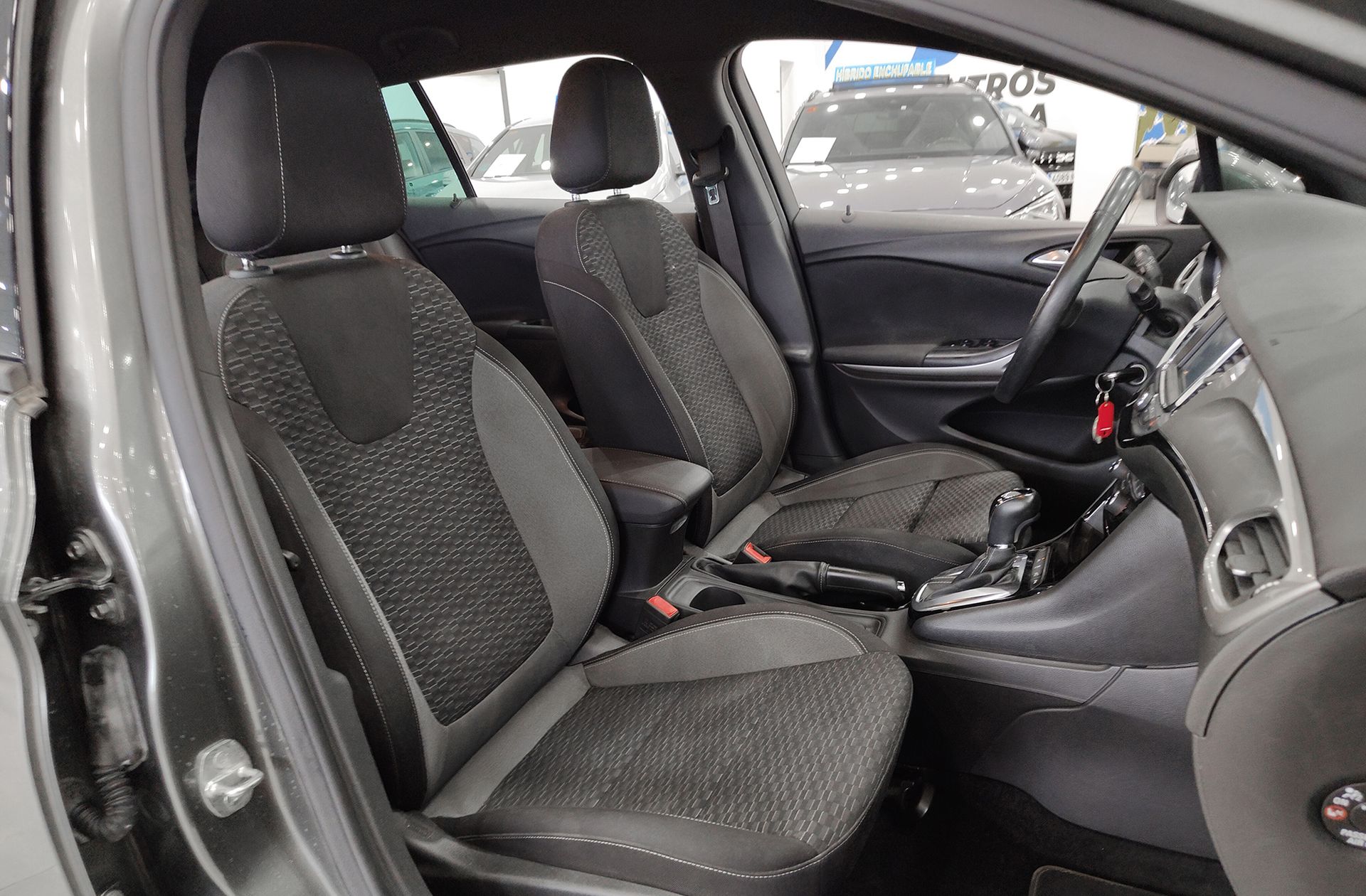 Opel Astra 1.4T SHT Business Elegance CVT - foto 19