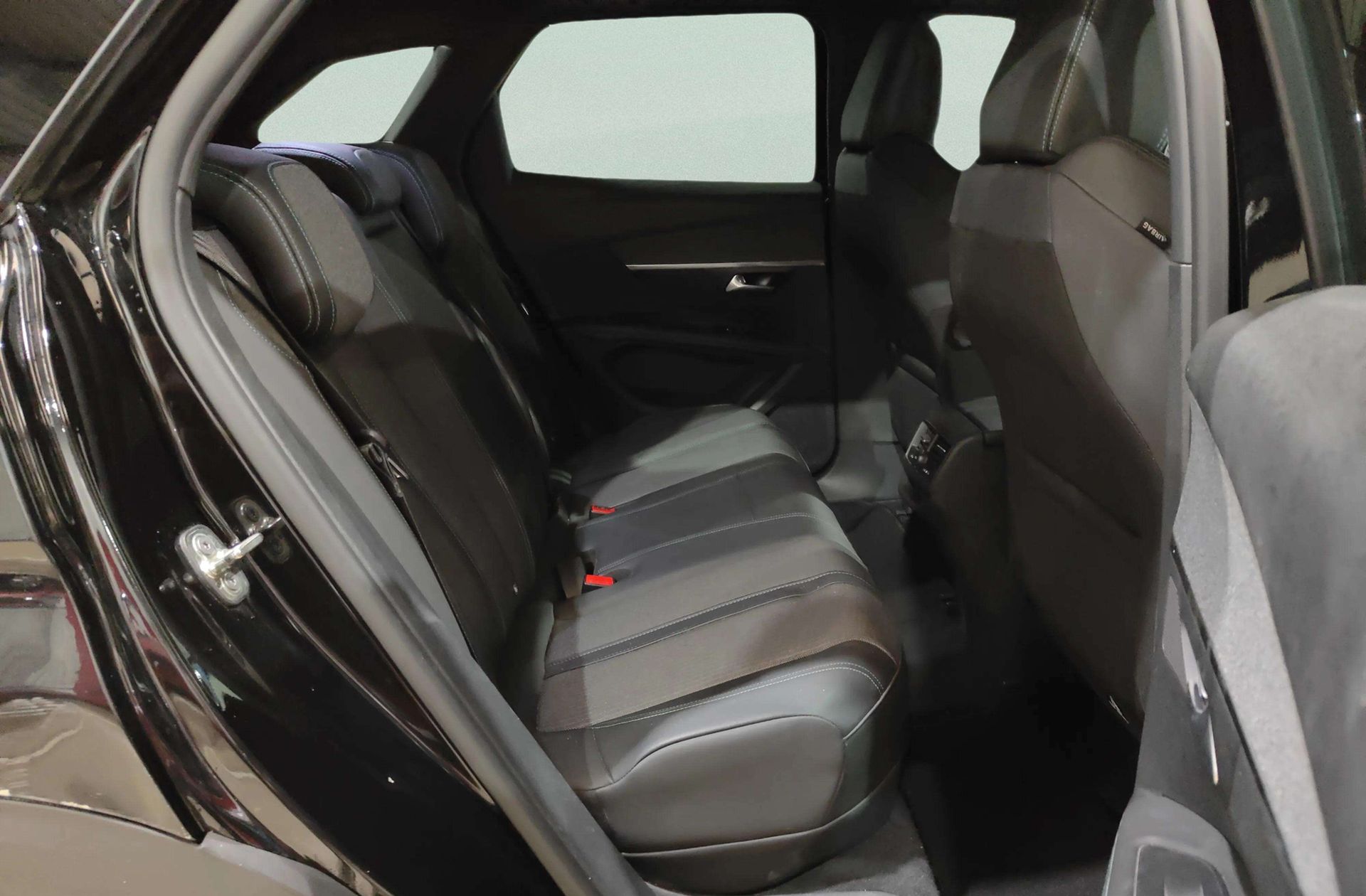 Peugeot 3008 300 Allure Pack e-EAT8 - foto 19