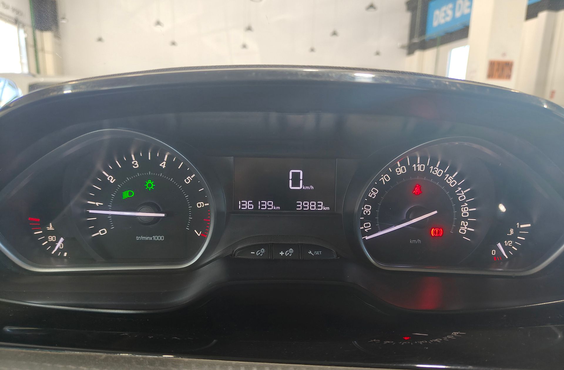 Peugeot 208 1.2 PureTech Style - foto 18