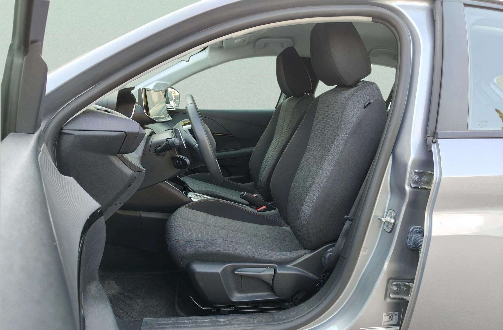 Peugeot 208 Style Hybrid 110 eDCS6 - foto 9