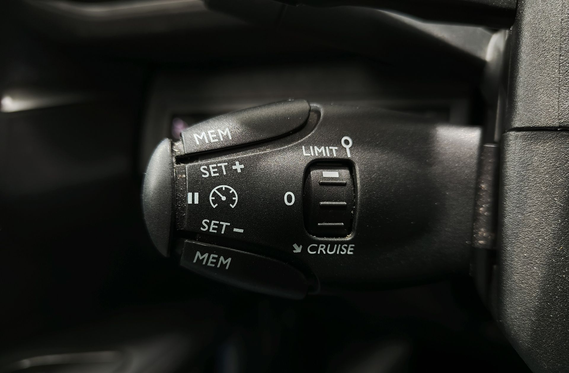 Peugeot 3008 PureTech 130 Allure EAT6 - foto 25