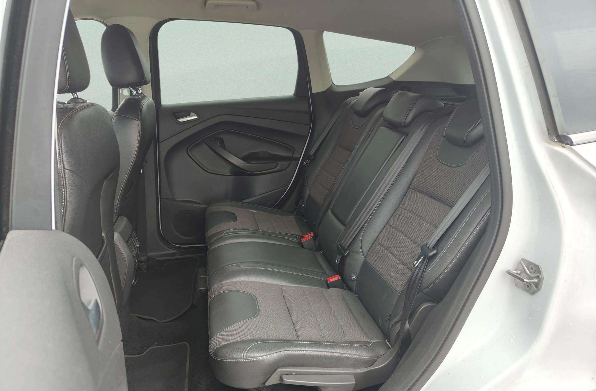 Ford Kuga 2.0 TDCi Titanium 4x2 - foto 11