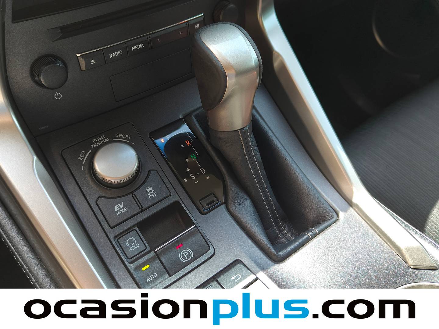 Lexus NX Lexus NX 300h Business Navigation 2WD (197 CV) de segunda mano
