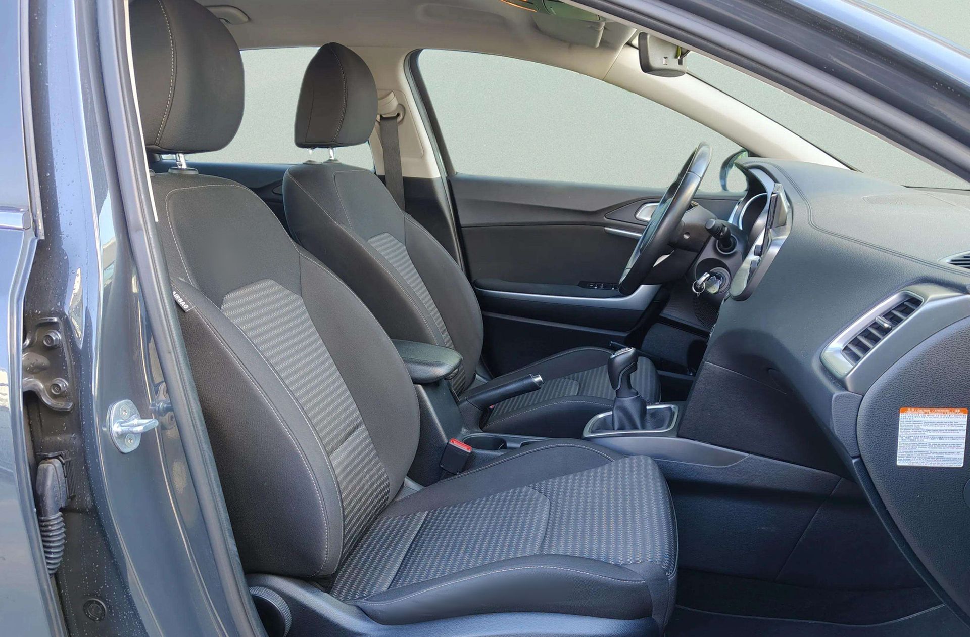 Kia Ceed 1.6 MHEV iMT Drive - foto 17