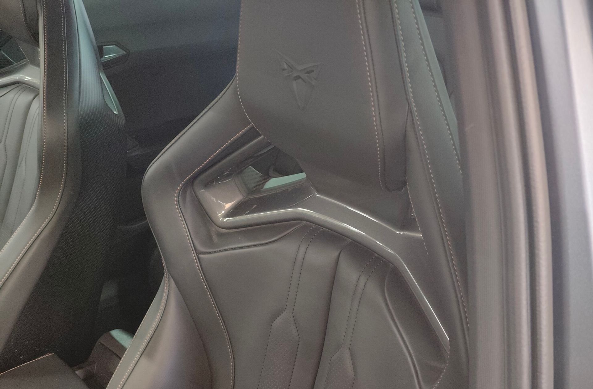 Cupra Formentor 2.5 TSI VZ5 4Drive DSG - foto 7