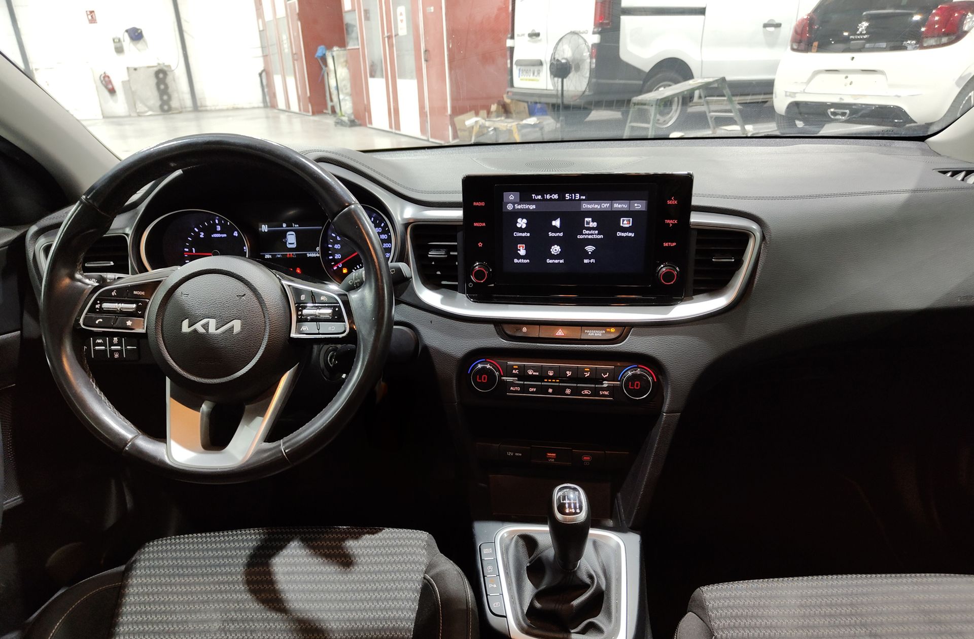 Kia Ceed 1.6 MHEV iMT Drive - foto 6