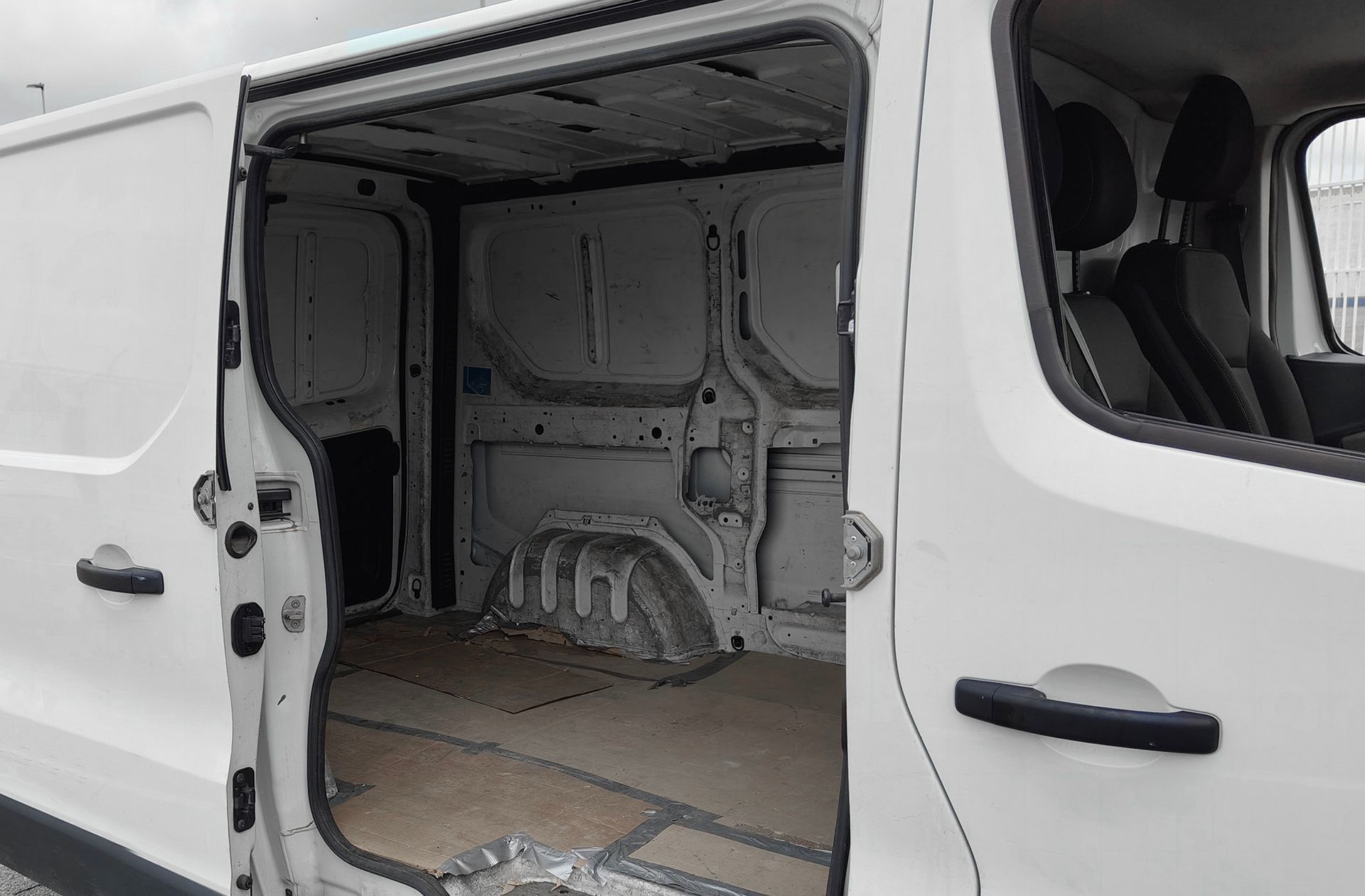 Renault Trafic Furgon 27 L1H1 dCi - foto 7