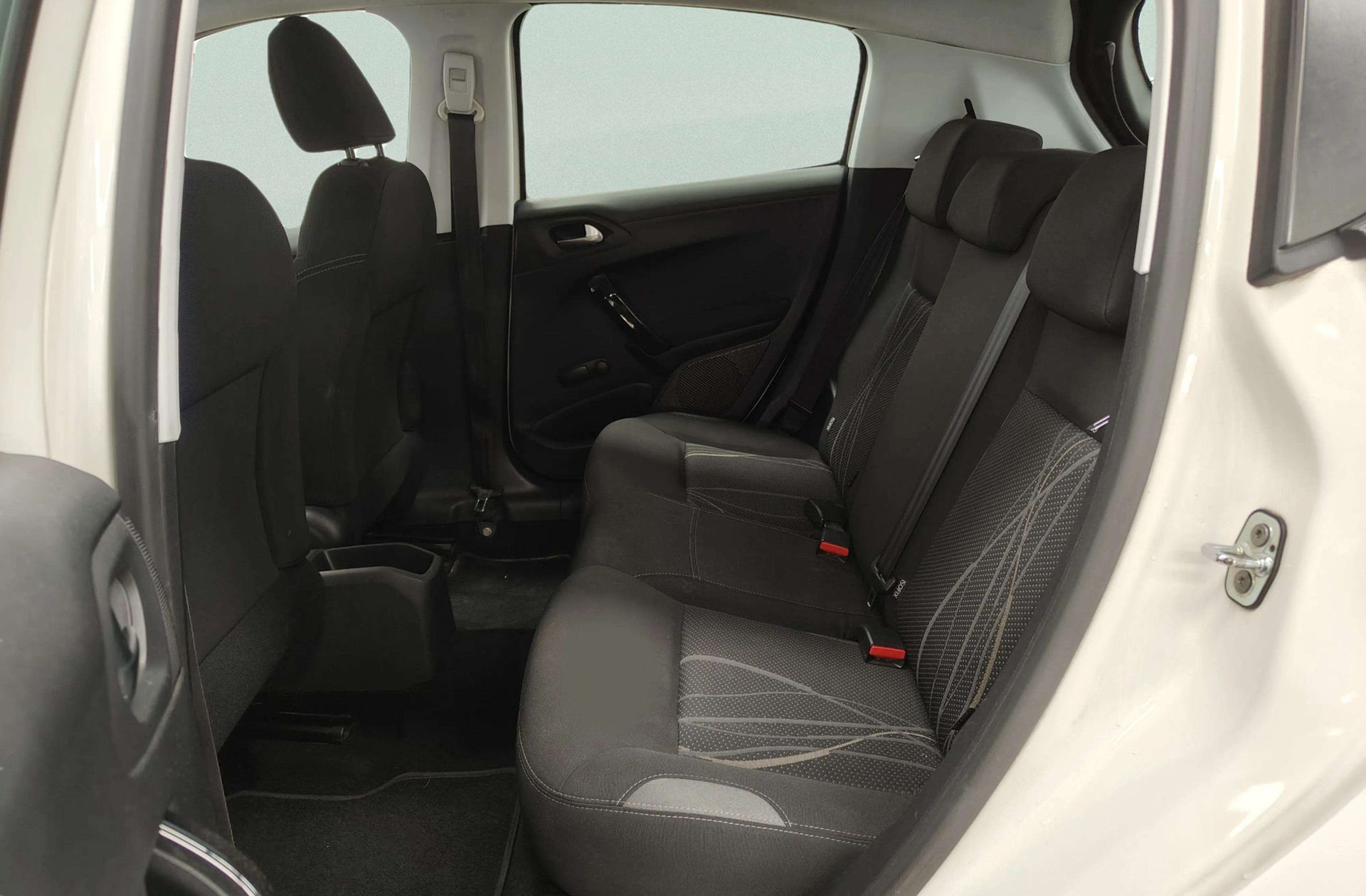 Peugeot 208 1.4 HDi Active - foto 9